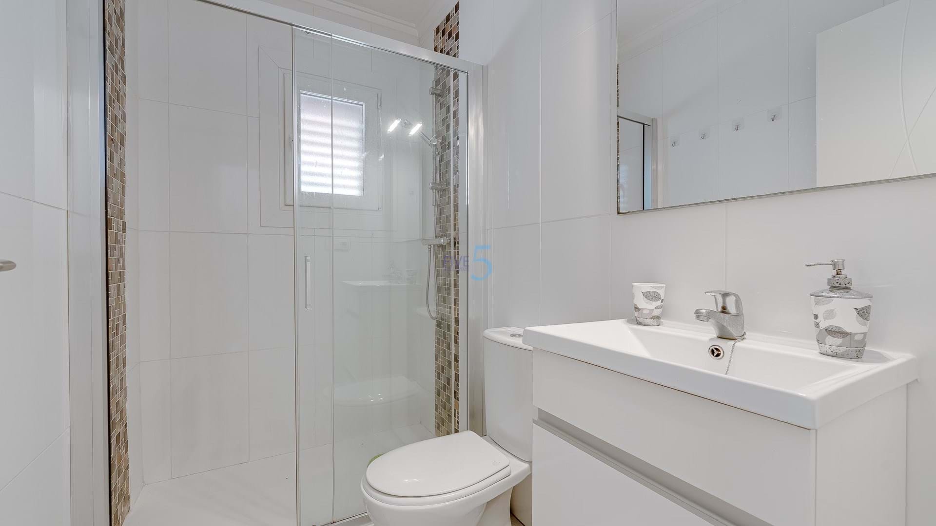 https://cdn.proppy.app/propertyphotos/2990/9f153641-d200-4581-87d6-15a0dd5c41c5/747487/dc4b785a-dd76-4df7-a415-f5e8f3e37285.jpg