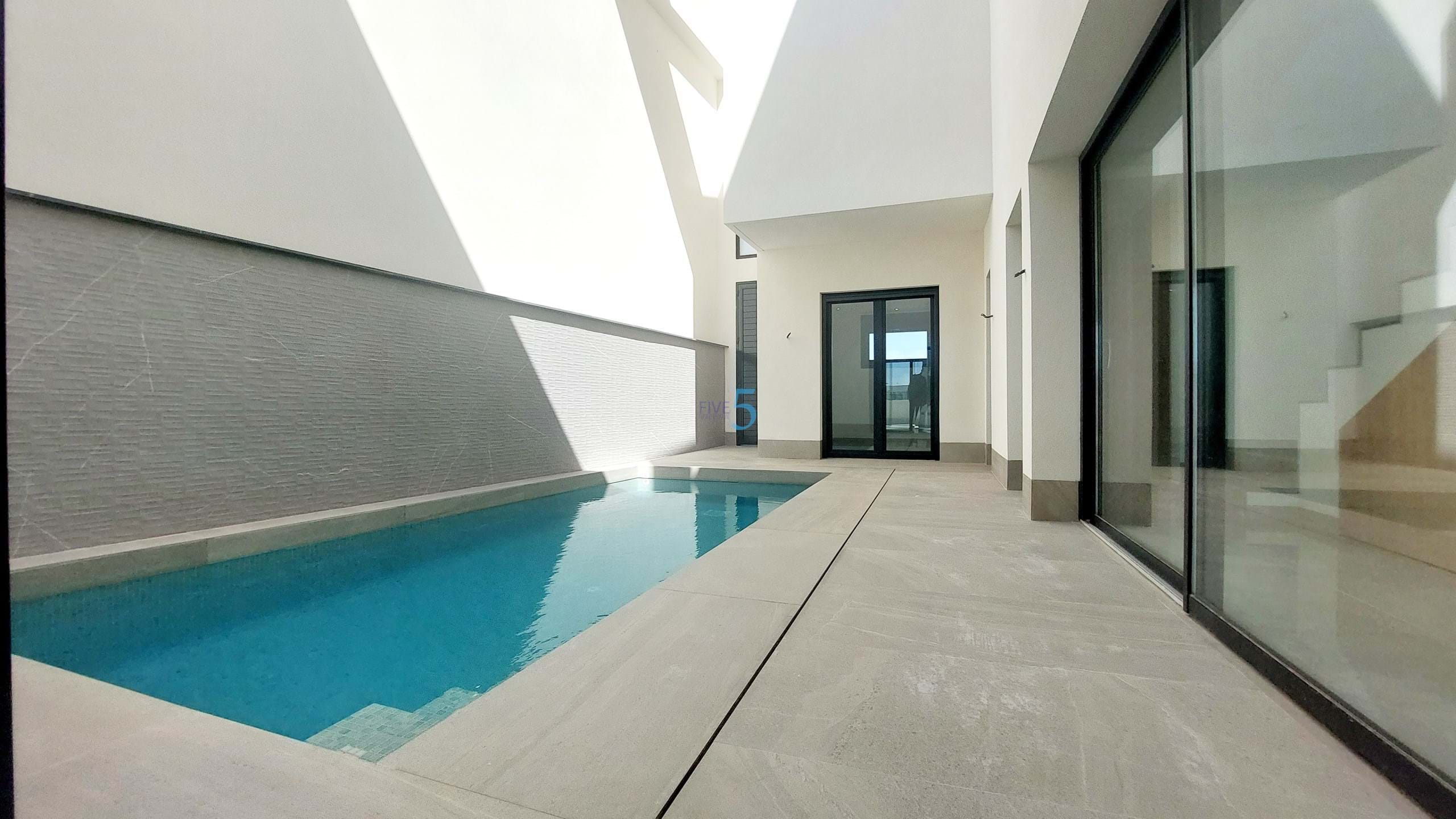 https://cdn.proppy.app/propertyphotos/2990/9f153641-d200-4581-87d6-15a0dd5c41c5/599812/07a64c71-c81f-43a6-a37b-de45d74ae936.jpg