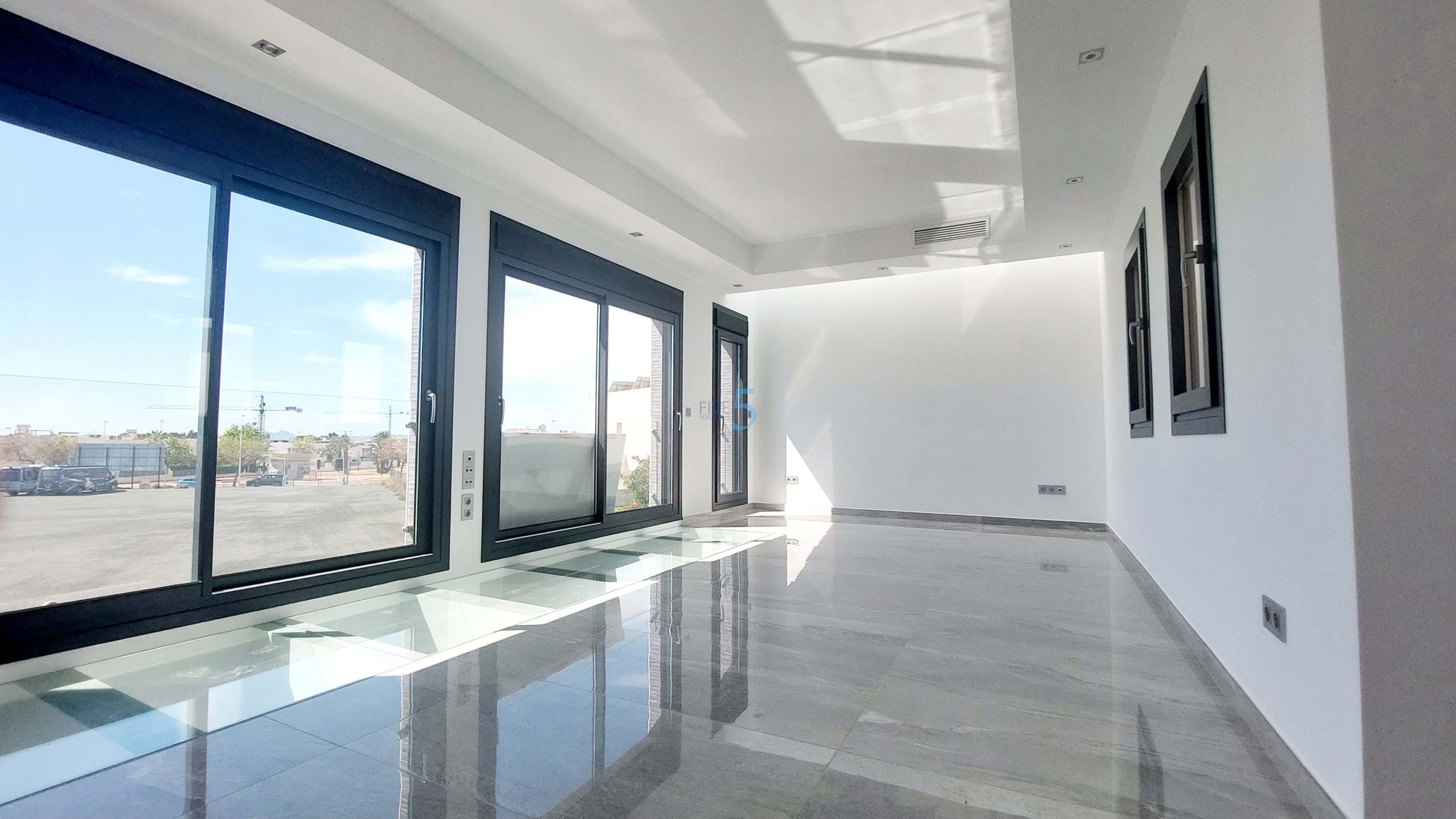 https://cdn.proppy.app/propertyphotos/2990/9f153641-d200-4581-87d6-15a0dd5c41c5/599812/10b646c7-c42f-453f-ae53-754ce298bd81.jpg