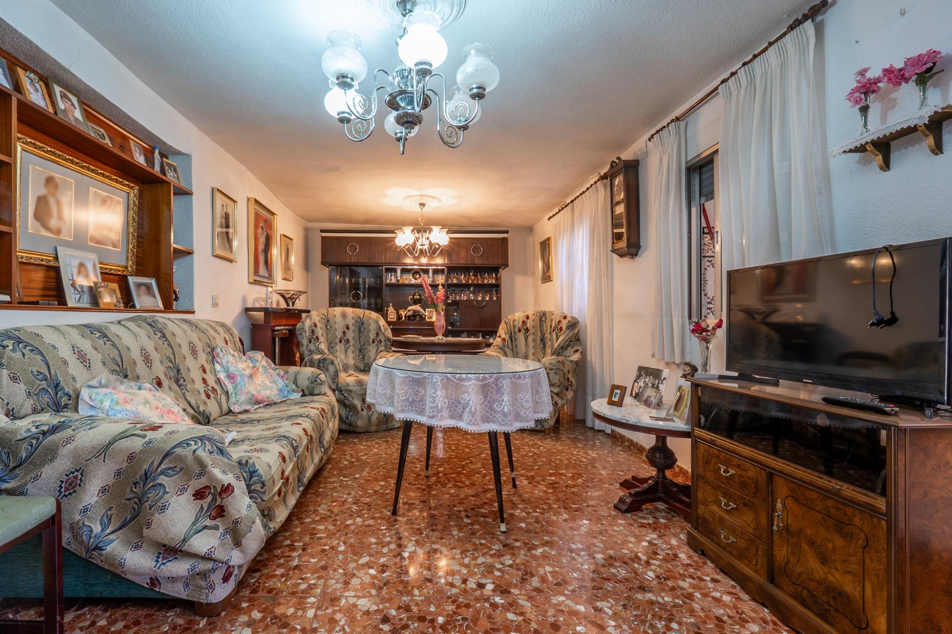 https://fotos15.apinmo.com/5292/29208468/1-7.jpg