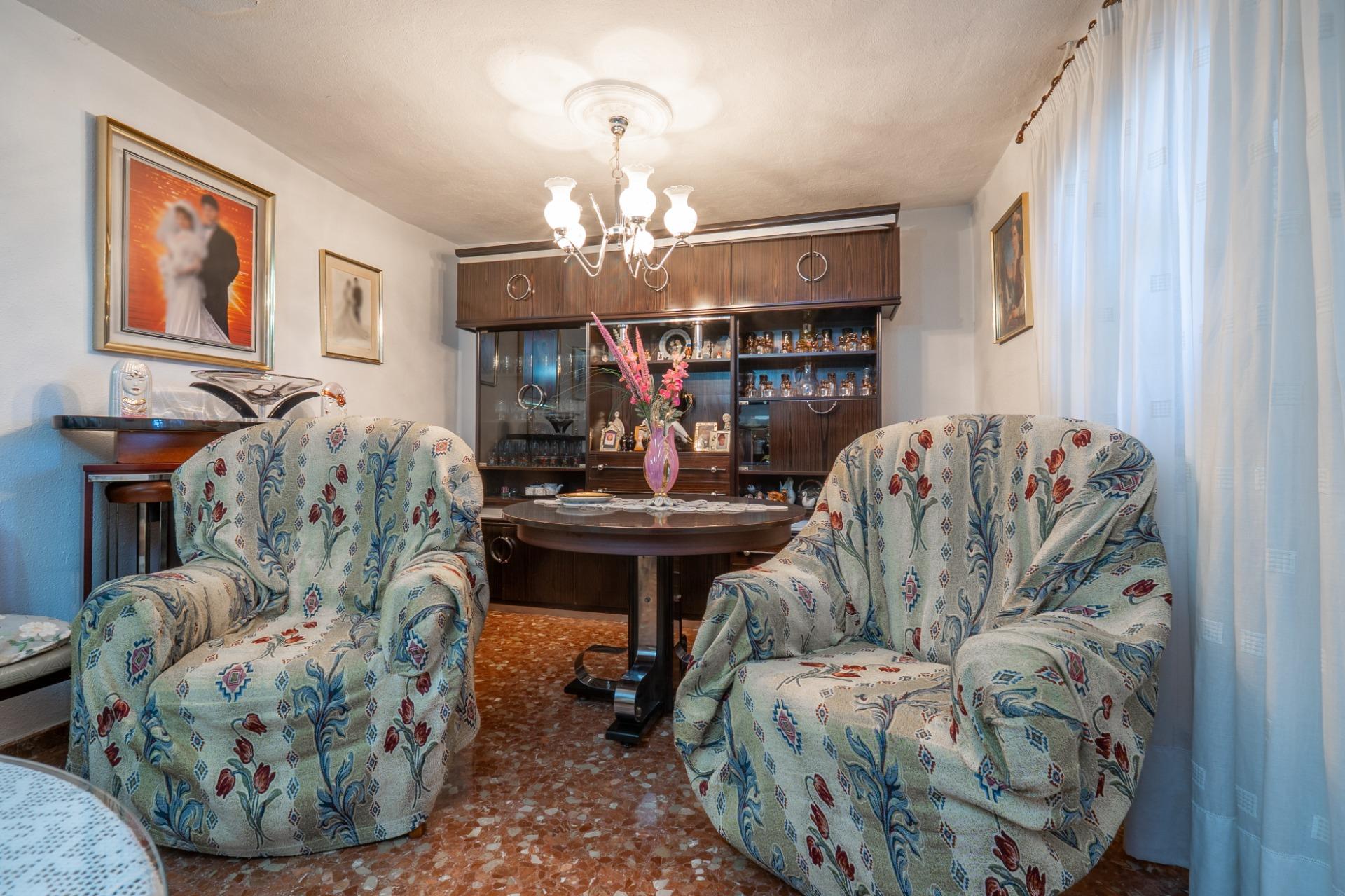 https://fotos15.apinmo.com/5292/29208468/1-8.jpg
