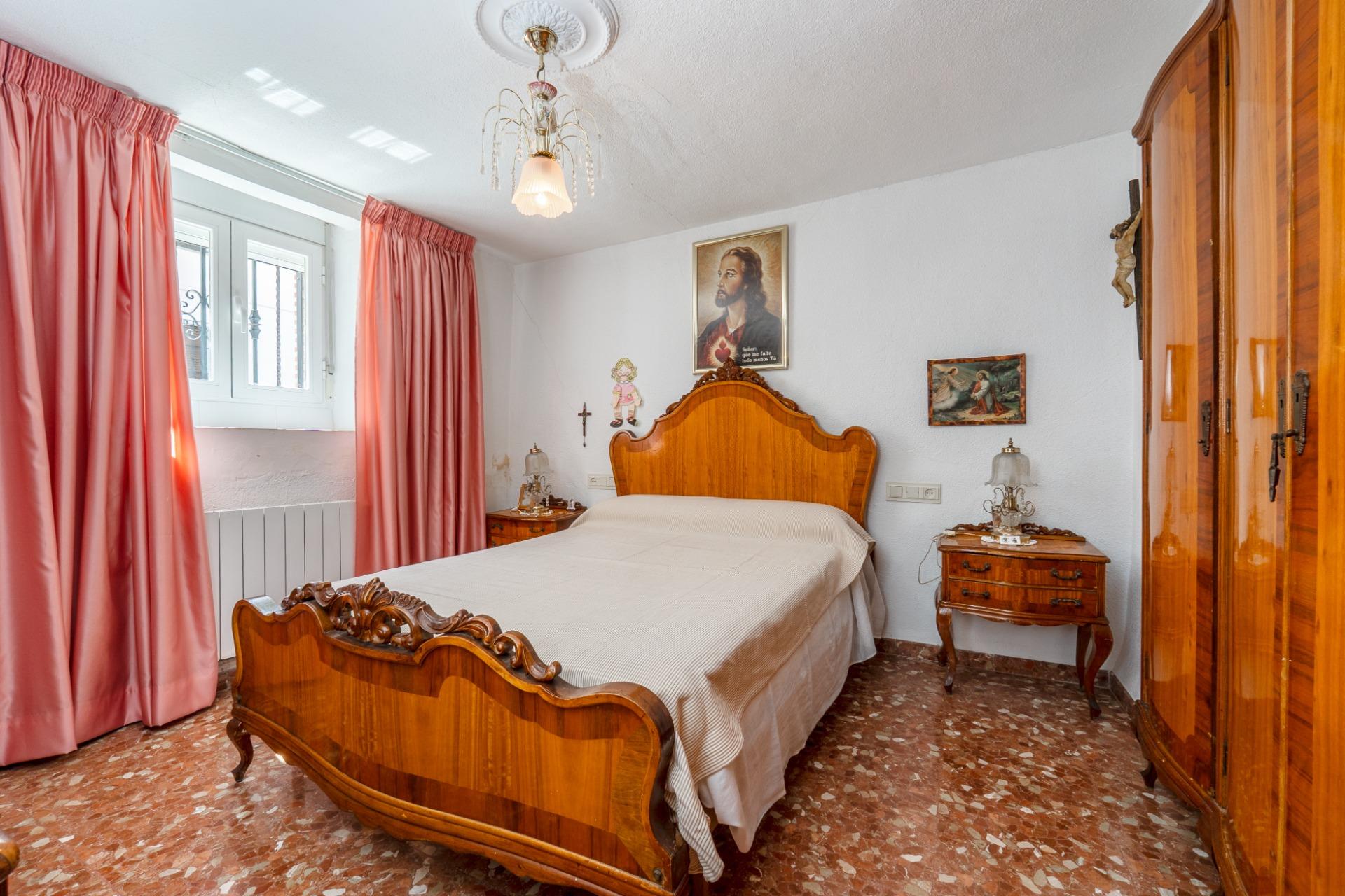 https://fotos15.apinmo.com/5292/29208468/1-4.jpg