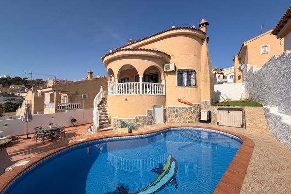 http://www.jmtspanishproperties.com/property_images2/1050252_large.jpg