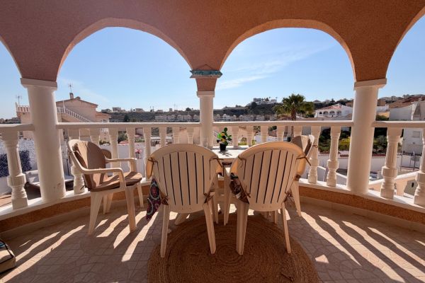 http://www.jmtspanishproperties.com/property_images2/1050253_large.jpg