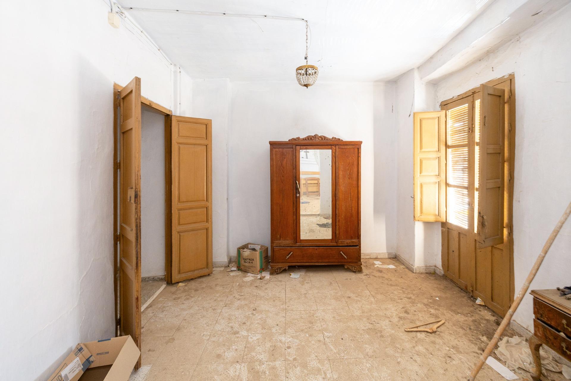https://fotos15.apinmo.com/5292/29245700/12-1.jpg