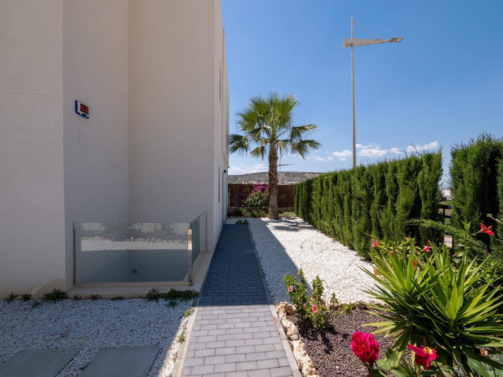 https://fotos15.apinmo.com/7515/29296016/12-4.jpg