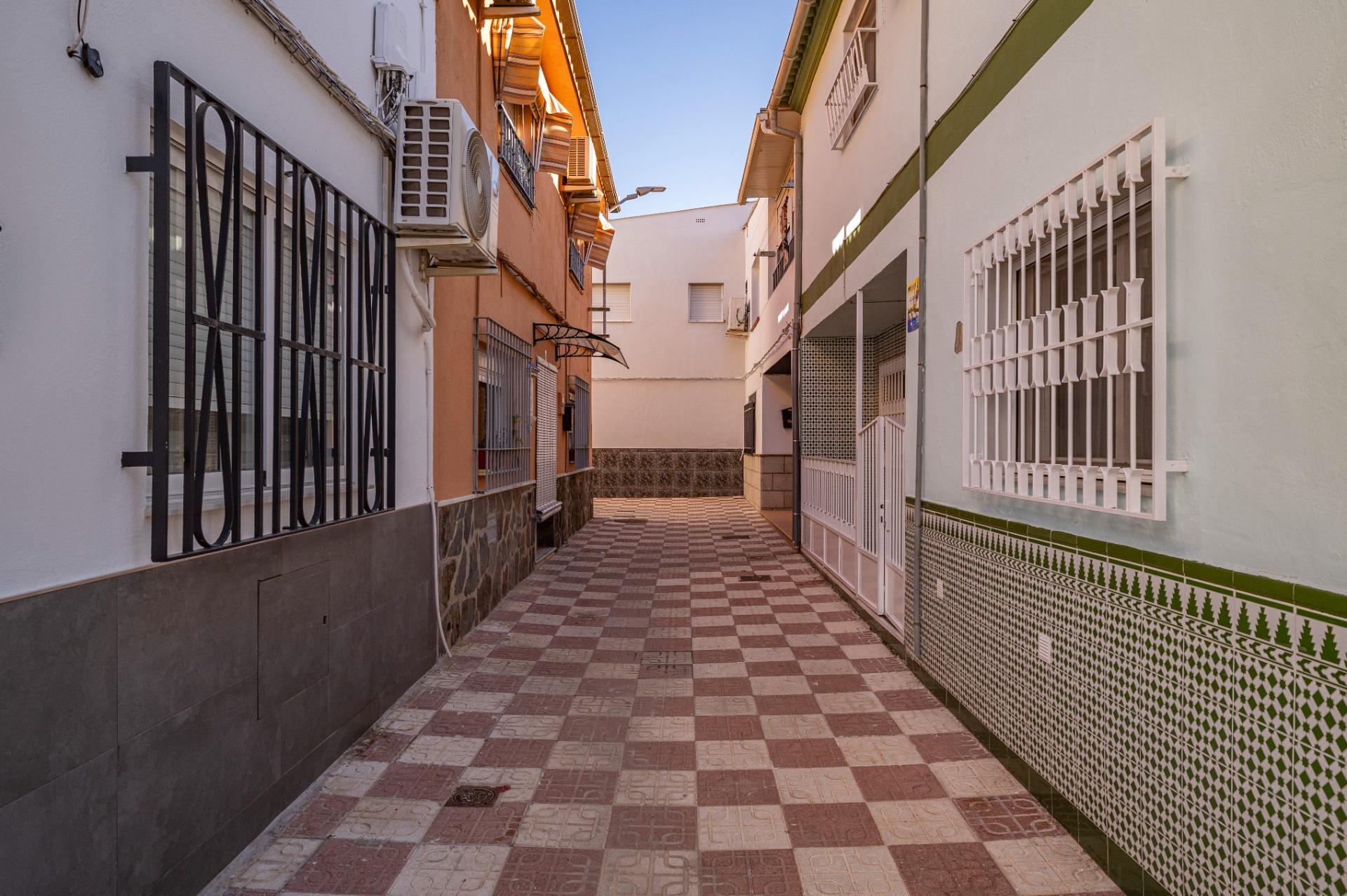 https://fotos15.apinmo.com/5292/29258509/15-2.jpg