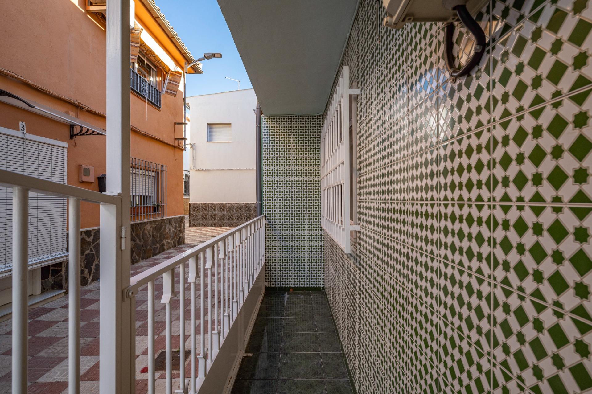 https://fotos15.apinmo.com/5292/29258509/15-3.jpg