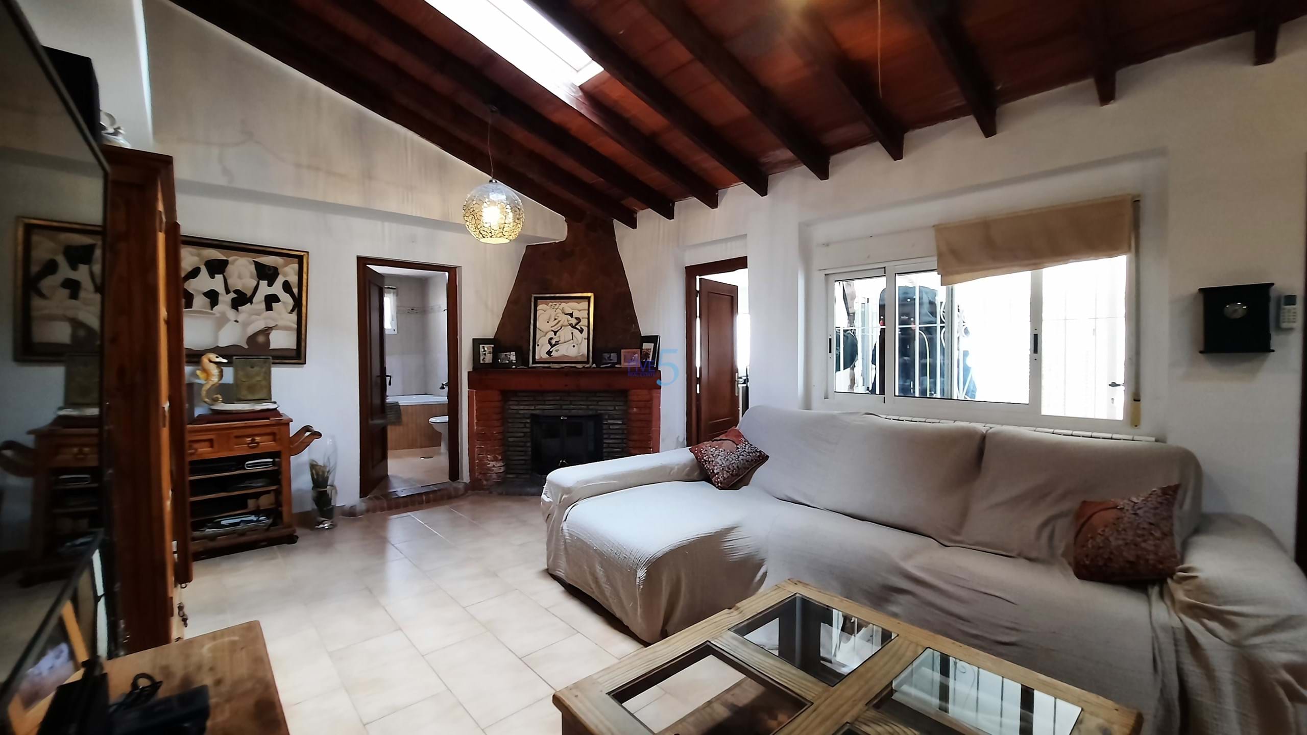 https://cdn.proppy.app/propertyphotos/2990/9f153641-d200-4581-87d6-15a0dd5c41c5/240138/68ea6dc9-f0aa-43cf-91c6-d62a9b21cbcf.jpg
