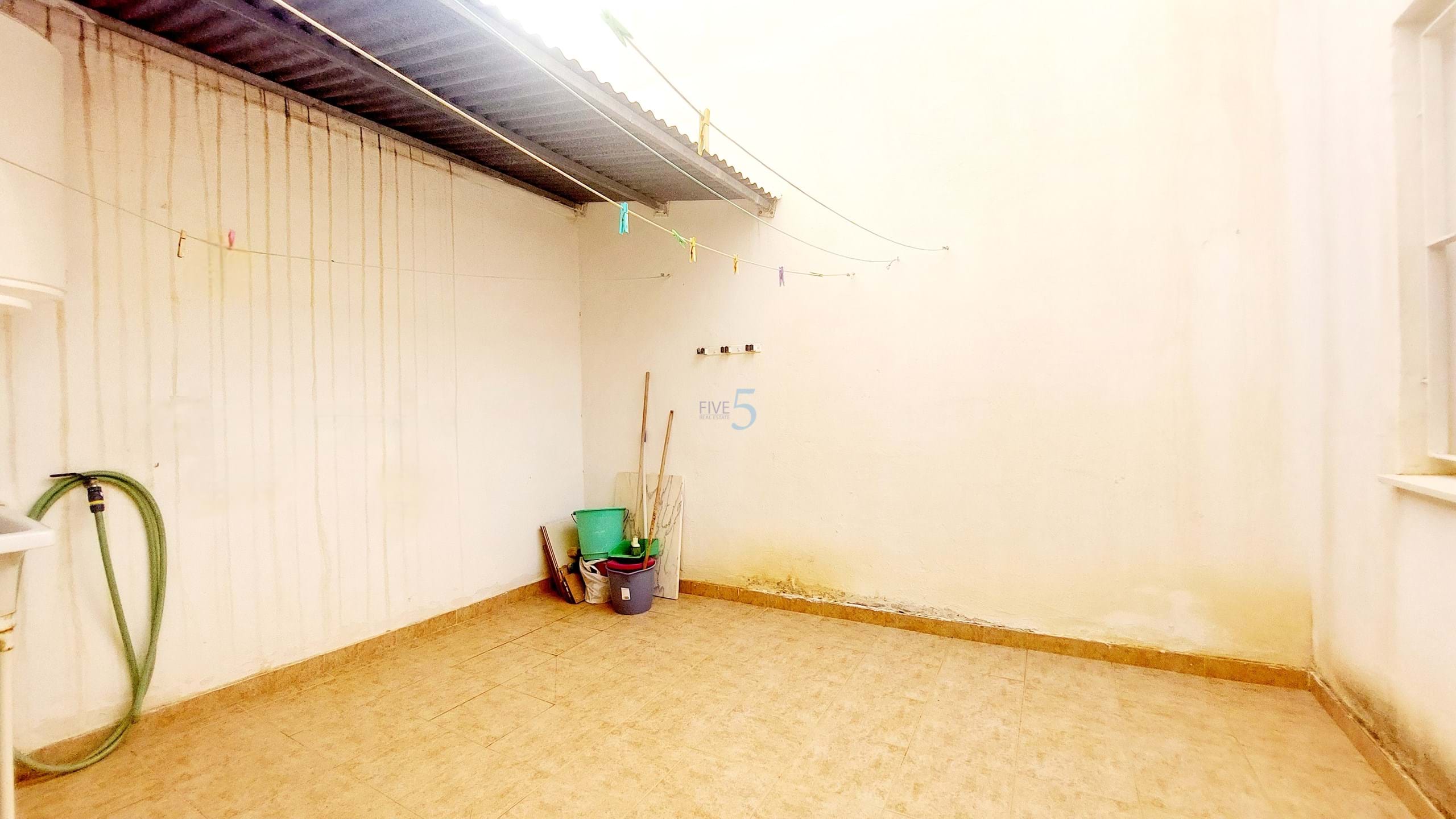 https://cdn.proppy.app/propertyphotos/2990/9f153641-d200-4581-87d6-15a0dd5c41c5/680280/cbf76073-4a2c-4f94-82b0-6485f3e2cbf8.jpg