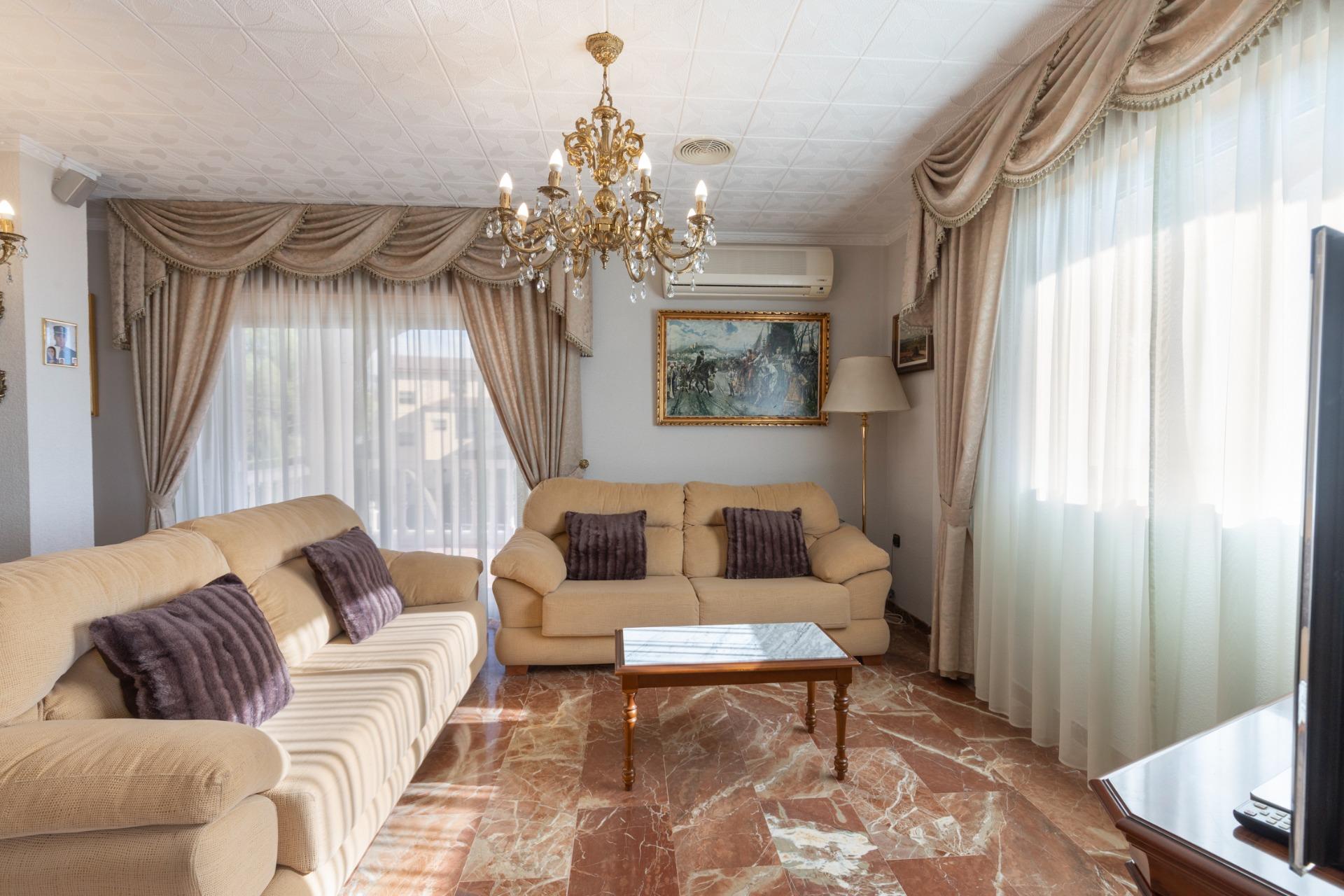 https://fotos15.apinmo.com/5292/29245714/3-3.jpg