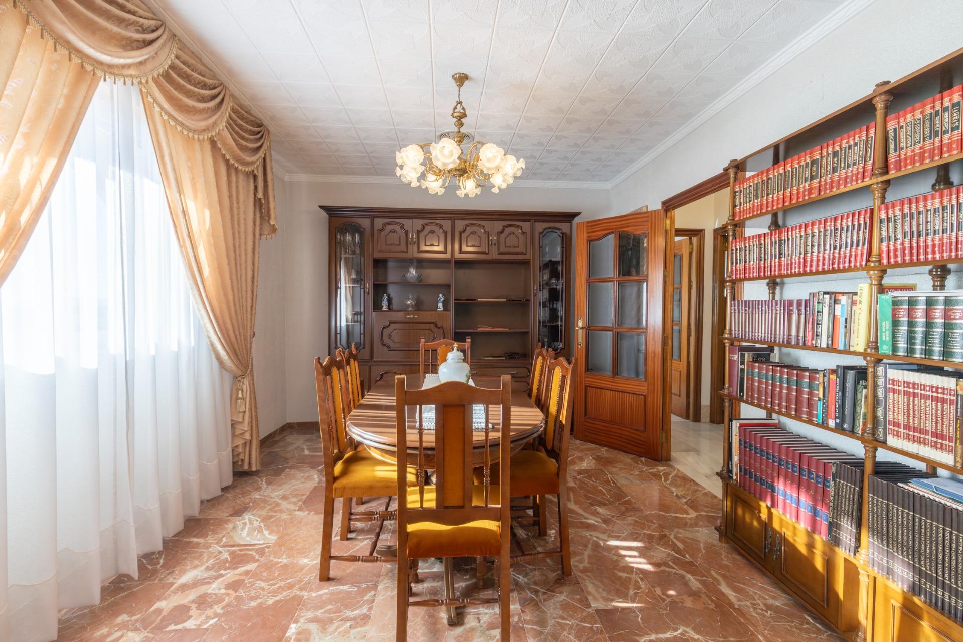 https://fotos15.apinmo.com/5292/29245714/3-5.jpg