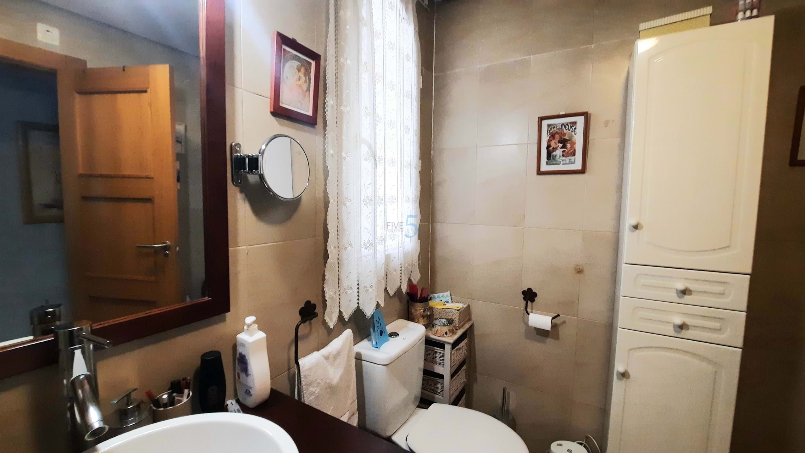 https://cdn.proppy.app/propertyphotos/2990/9f153641-d200-4581-87d6-15a0dd5c41c5/539917/e6208c55-b776-43f6-af26-7ca8175e7857.jpg