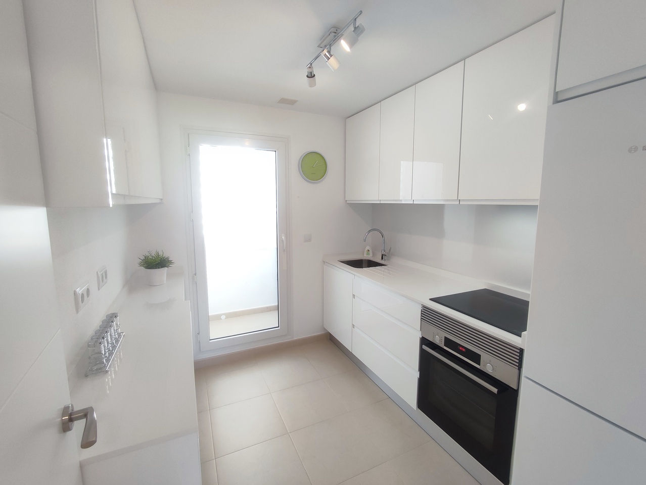 https://www.platinumpropertyspain.com/sites/001/images/31330-apartment-for-sale-in-hacienda-riquelme-golf-resort/31330-apartment-for-sale-in-hacienda-riquelme-golf-resort-26158831-large.jpg