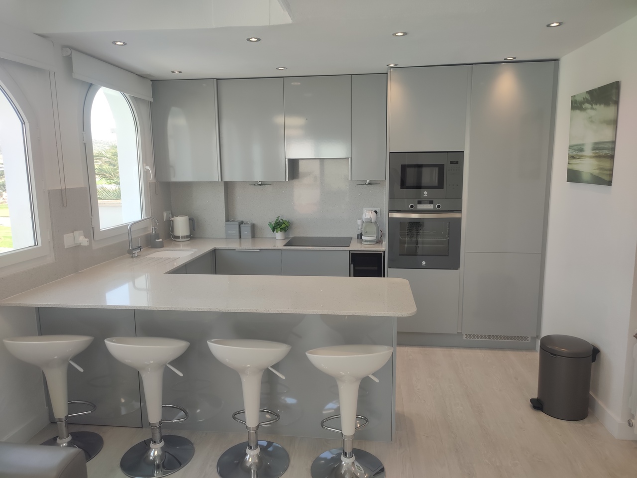 https://www.platinumpropertyspain.com/sites/001/images/31360-penthouse-for-sale-in-hacienda-riquelme-golf-resort/31360-penthouse-for-sale-in-hacienda-riquelme-golf-resort-26462288-large.jpg