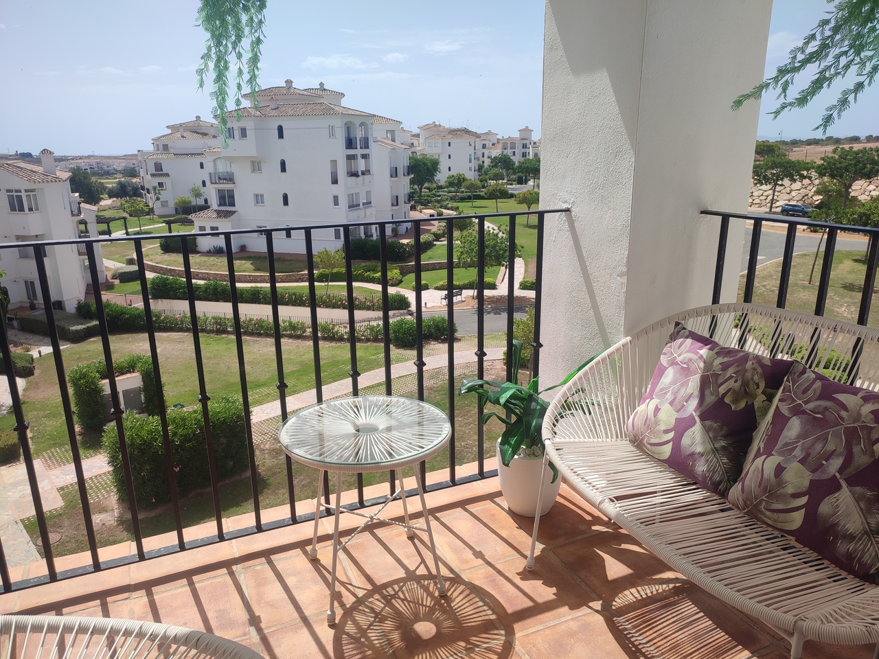 https://www.platinumpropertyspain.com/sites/001/images/31360-penthouse-for-sale-in-hacienda-riquelme-golf-resort/31360-penthouse-for-sale-in-hacienda-riquelme-golf-resort-26462270-large.jpg