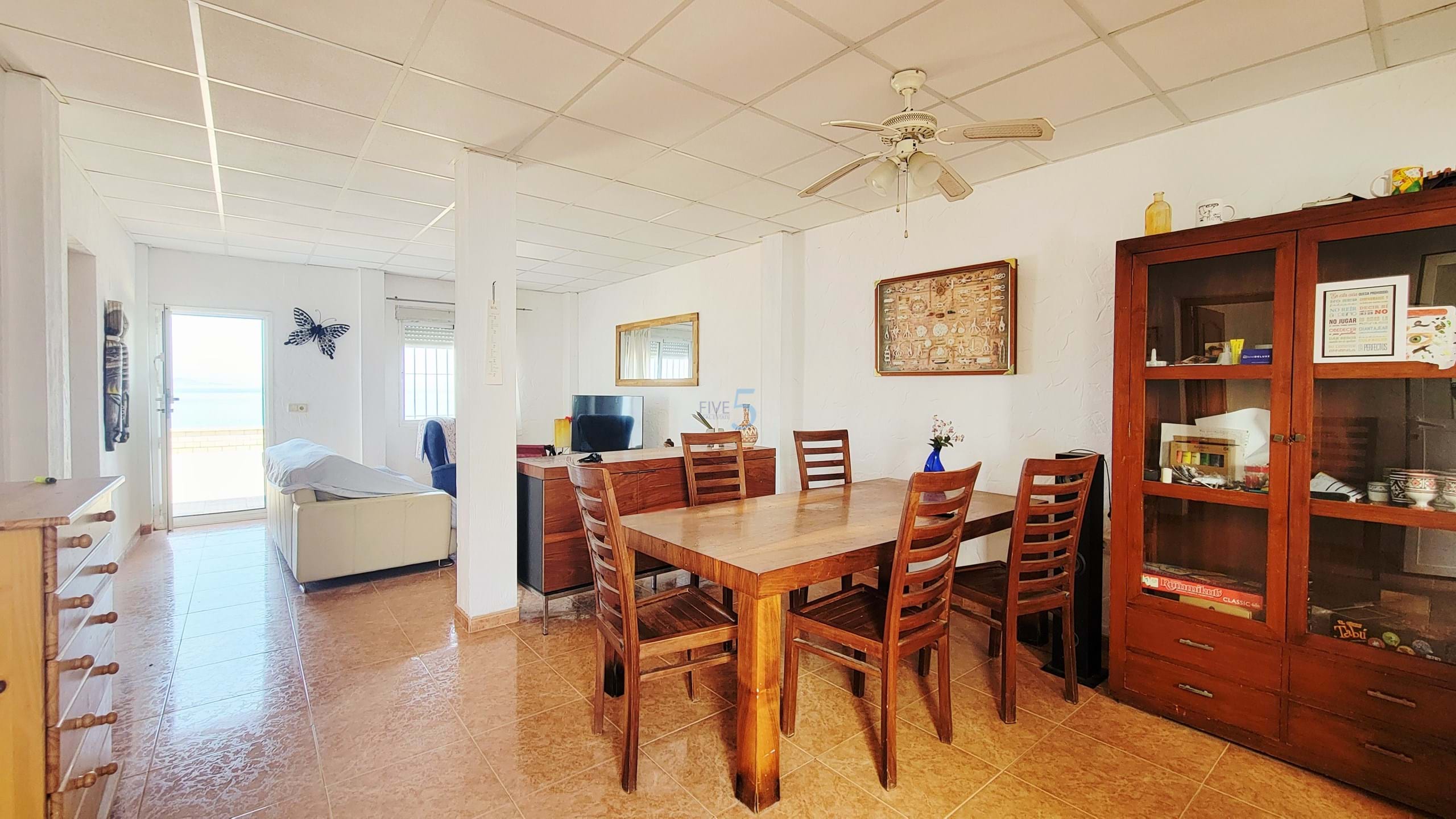 https://cdn.proppy.app/propertyphotos/2990/9f153641-d200-4581-87d6-15a0dd5c41c5/720141/f32705d8-851e-4bf0-a848-94299b090209.jpg