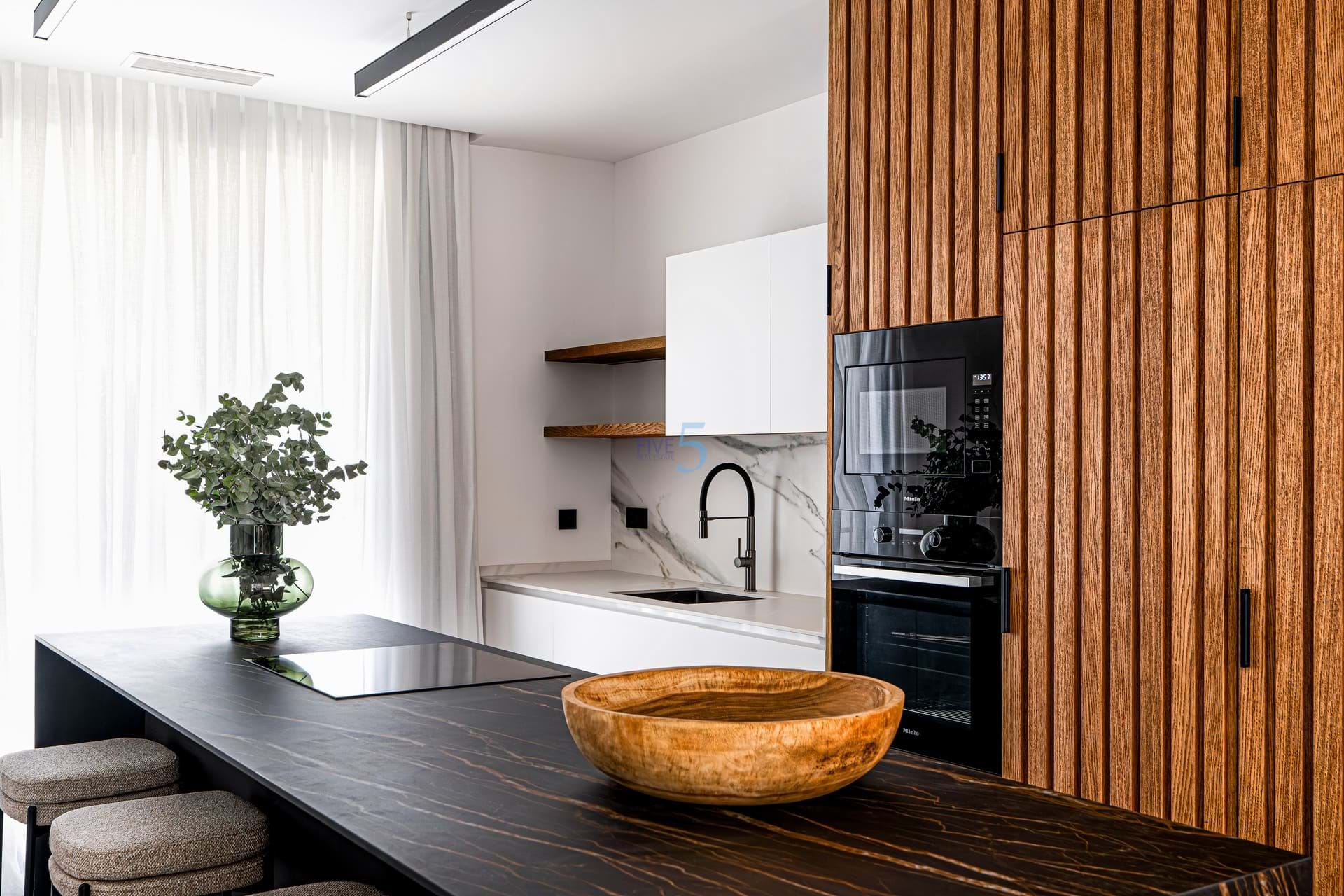 https://cdn.proppy.app/propertyphotos/2990/9f153641-d200-4581-87d6-15a0dd5c41c5/748098/bb8ae602-cbf5-4dad-9651-97a5cee00492.jpg