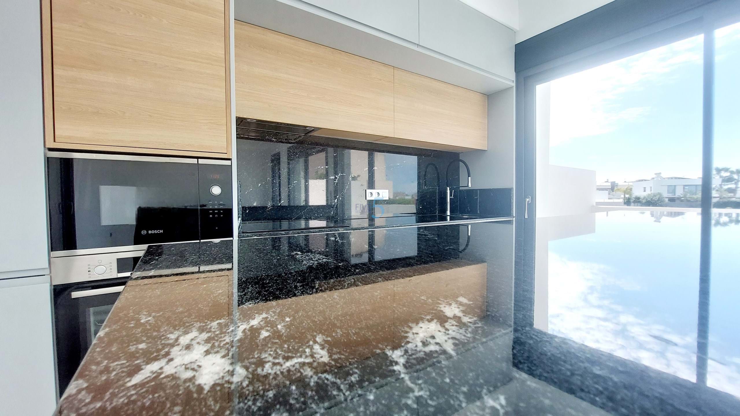 https://cdn.proppy.app/propertyphotos/2990/9f153641-d200-4581-87d6-15a0dd5c41c5/599812/1aafa255-95d9-40b1-9a15-132f08c88f52.jpg