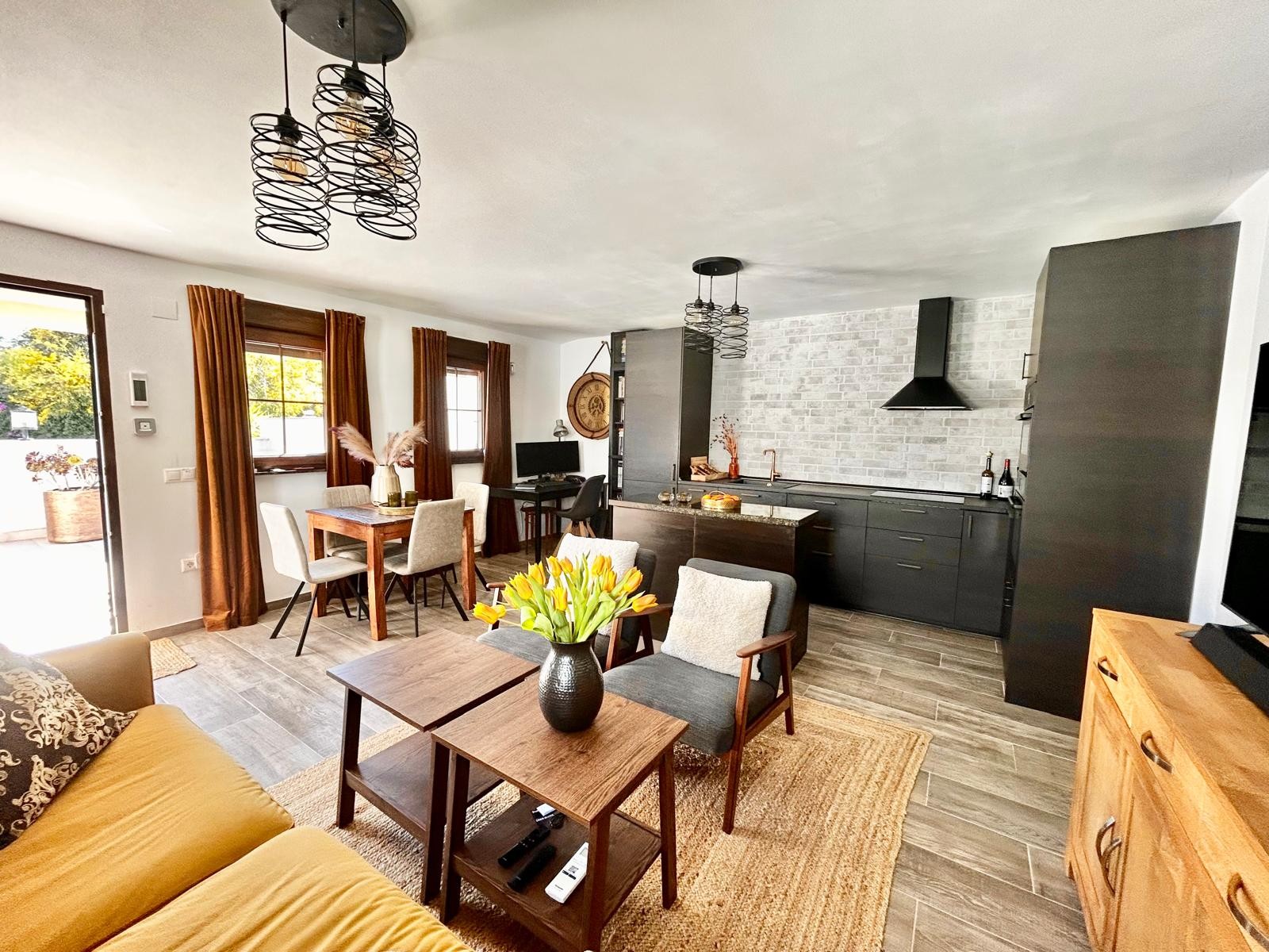 https://production-kyero-property-images.s3.amazonaws.com/20712/20712825/411817674_original.jpg?checksum=e3e278cf202e32198dd995f4346f6efbd20e0447