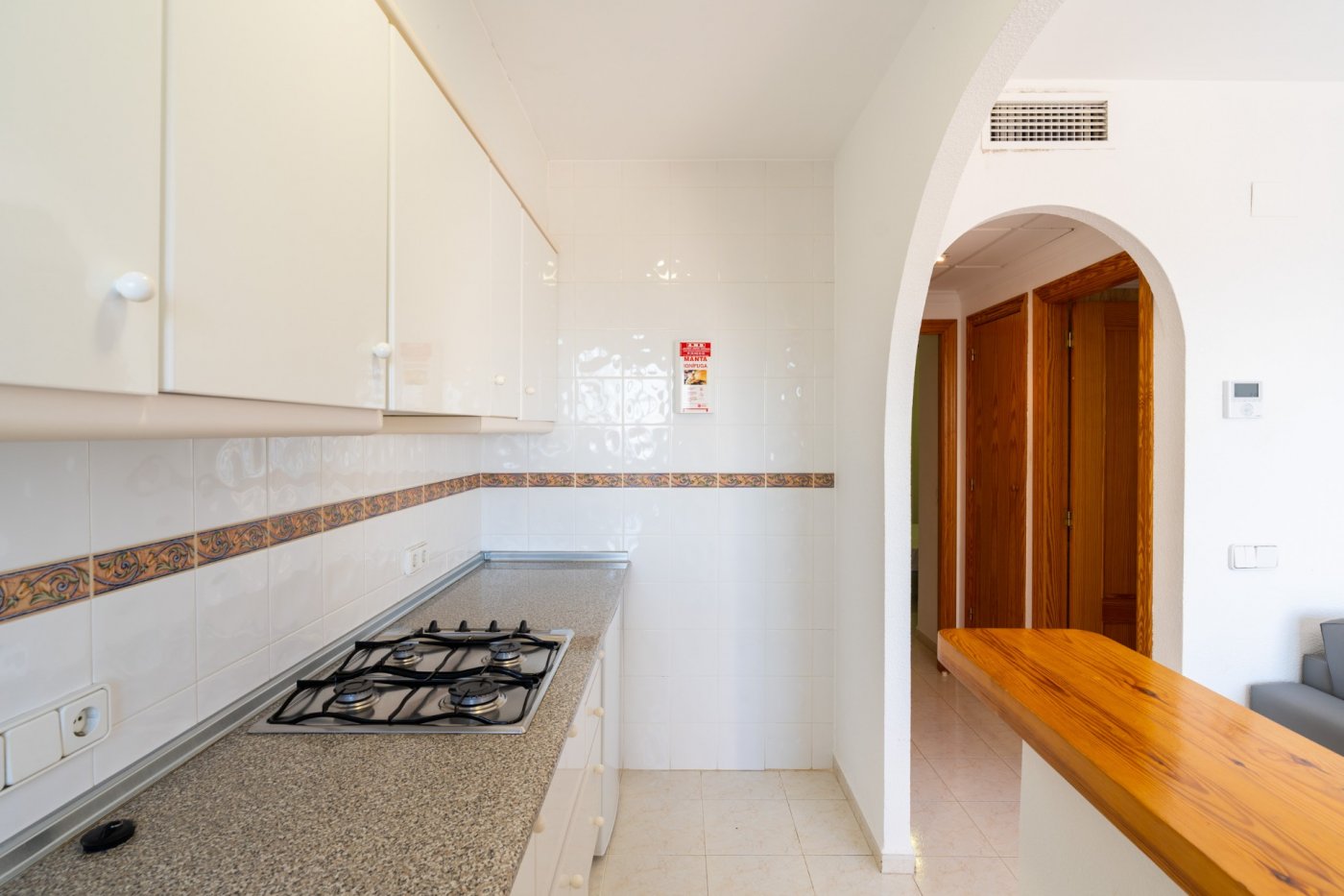 https://production-kyero-property-images.s3.amazonaws.com/20884/20884317/416473048_original.jpg?checksum=ab211fec78da6cbbf123f1e543bb31e7668b5c29