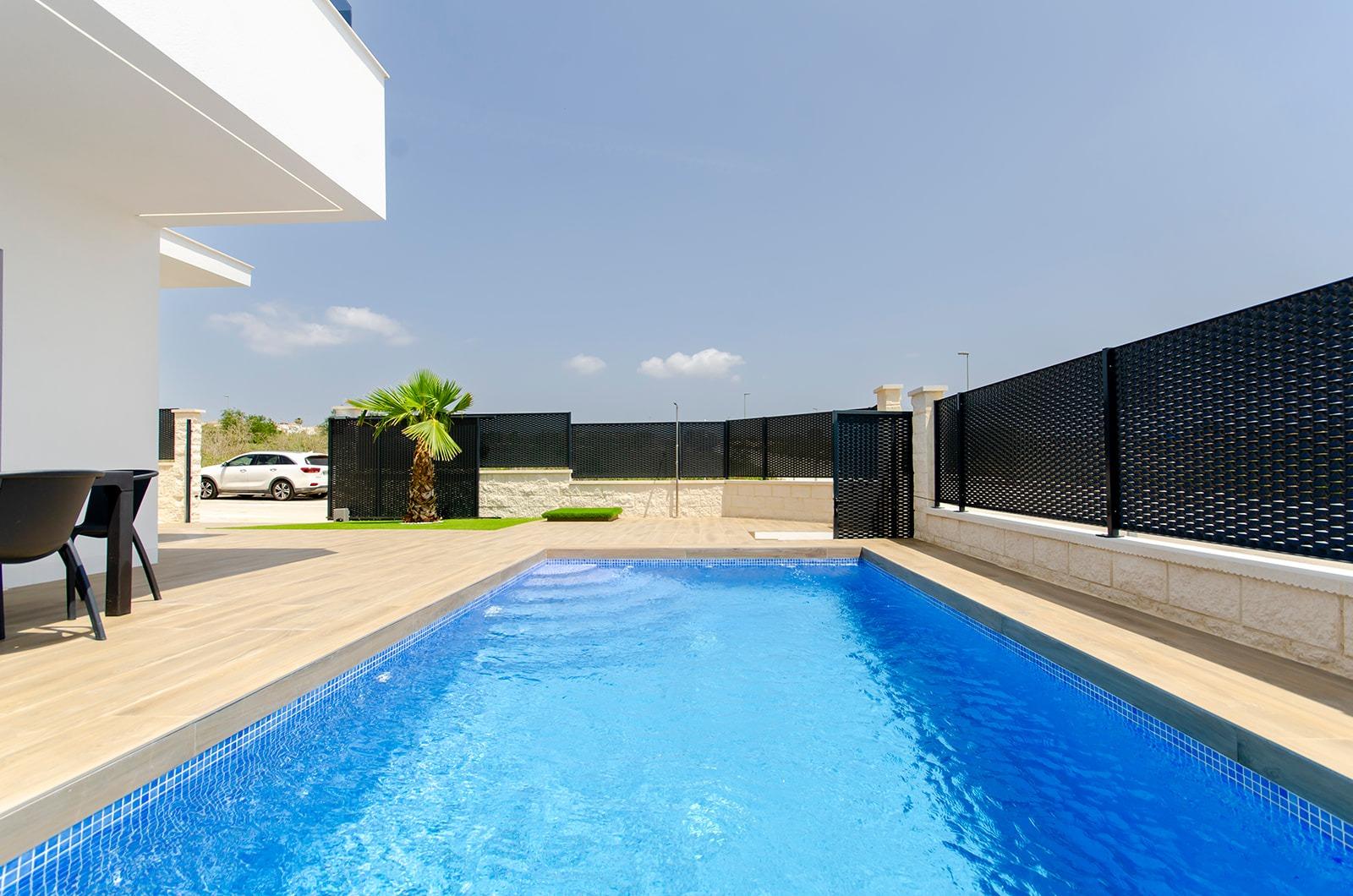 https://production-kyero-property-images.s3.amazonaws.com/20884/20884318/416473063_original.jpg?checksum=f70570c6a98ca437d130feaad0d2942efdf1767b