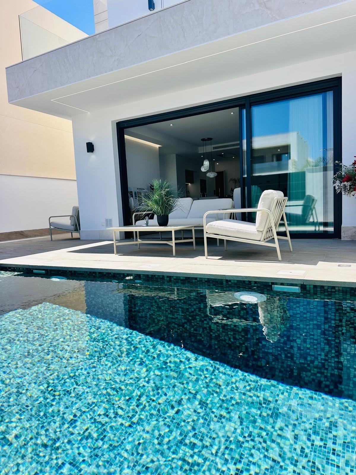 https://production-kyero-property-images.s3.amazonaws.com/19278/19278853/417035888_original.jpg?checksum=143dea99f0c86c2050f3dd514c5df6019ea55012