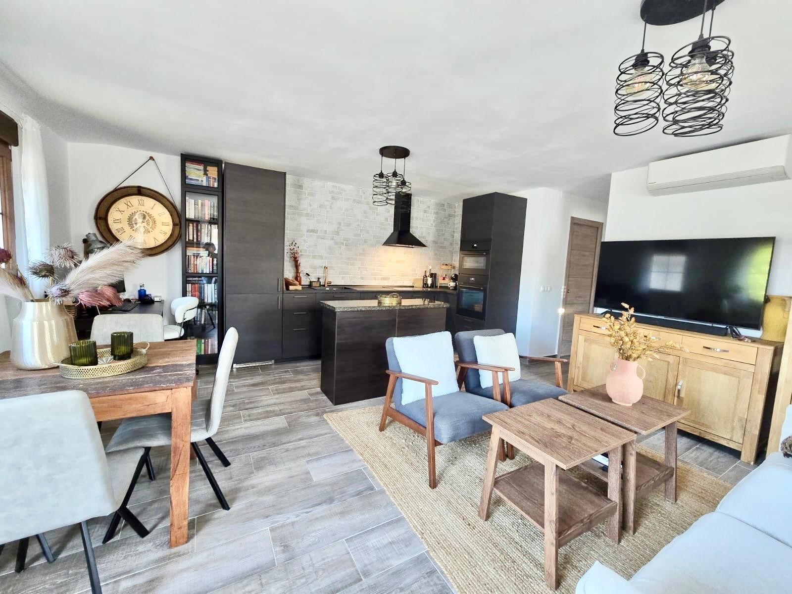 https://production-kyero-property-images.s3.amazonaws.com/20712/20712825/411817670_original.jpg?checksum=501509dcdb3b297f1f37a8b6115d4f992b787ed6