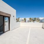 https://production-kyero-property-images.s3.amazonaws.com/20899/20899834/417036239_original.jpg?checksum=7a90a7dfbbea262871741221194c10a3b78385d4