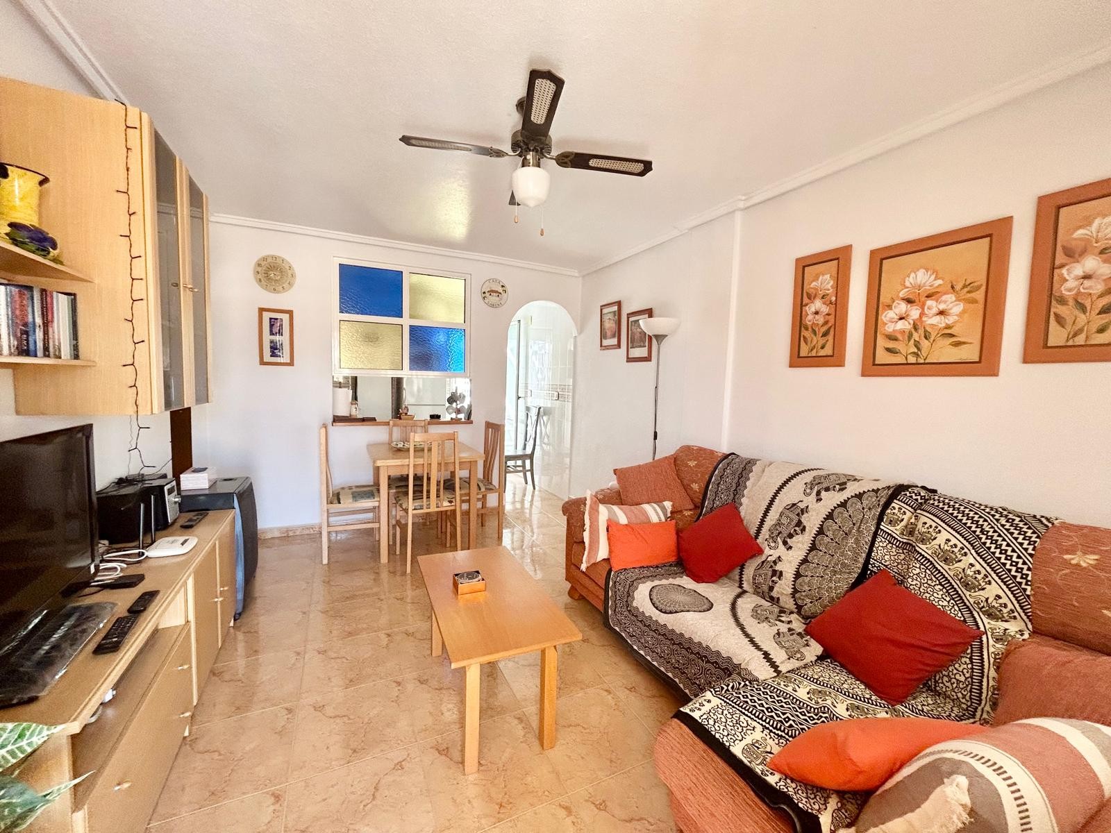 https://production-kyero-property-images.s3.amazonaws.com/20906/20906130/417236584_original.jpg?checksum=8a96c539c50ae9f2be4a4b274d0643b542dfa871