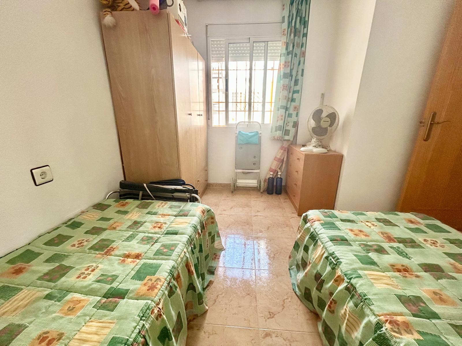 https://production-kyero-property-images.s3.amazonaws.com/20906/20906130/417236588_original.jpg?checksum=d084b2fe461afda21e1f17f55ad5abc53487ced8
