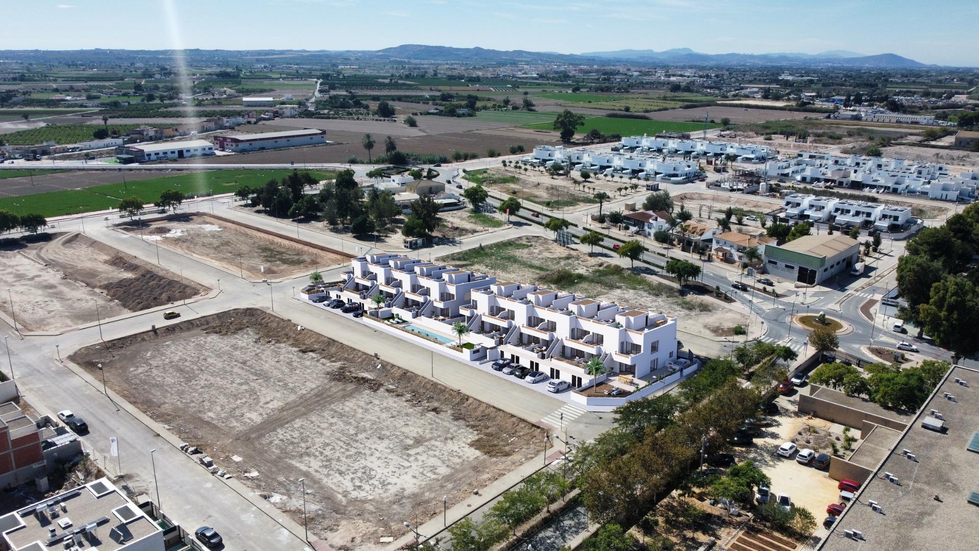 https://production-kyero-property-images.s3.amazonaws.com/19641/19641935/417675400_original.jpg?checksum=98dee94a6b4c95195dd2eed7ef83ab295b919e99