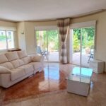 https://production-kyero-property-images.s3.amazonaws.com/20928/20928021/417880962_original.jpg?checksum=8d1462052b7a174449343a11efe85842c902f52e