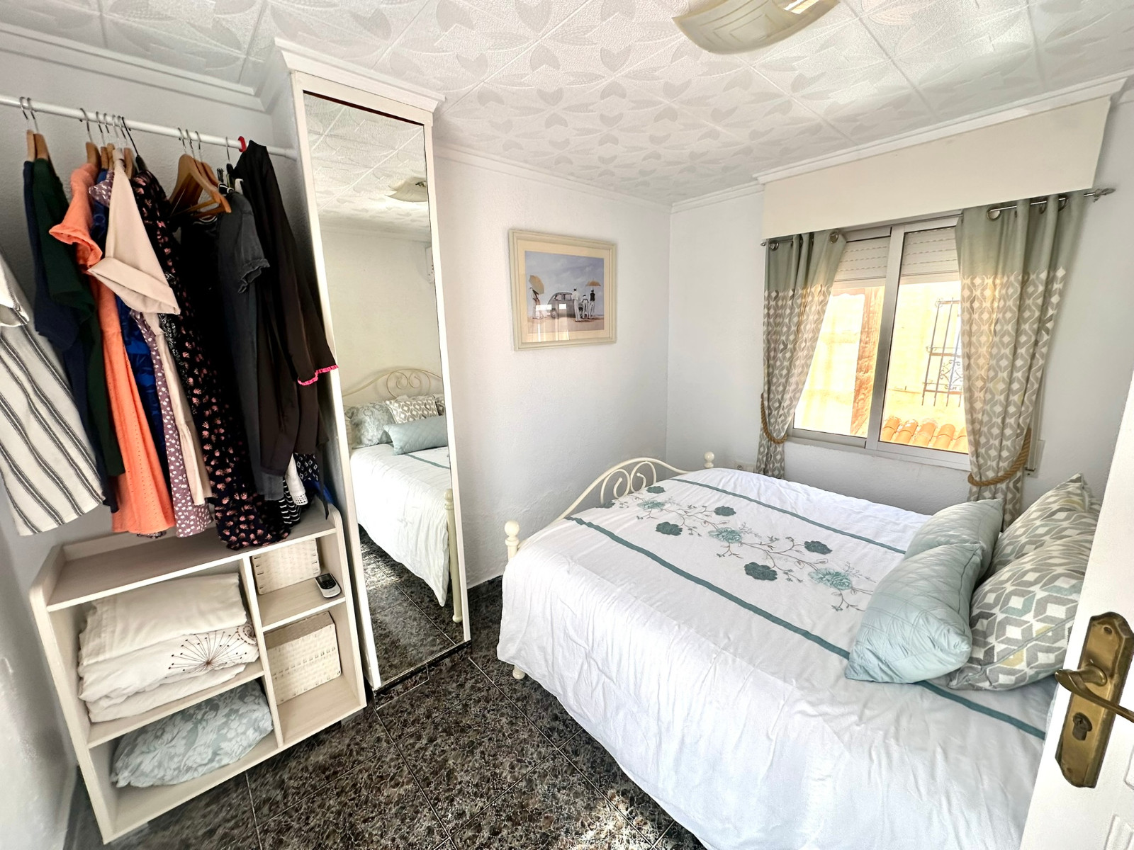 https://production-kyero-property-images.s3.amazonaws.com/20928/20928639/417901593_original.jpg?checksum=089f2c9d3e6b9ee300beaffcbe52a111664e7c15