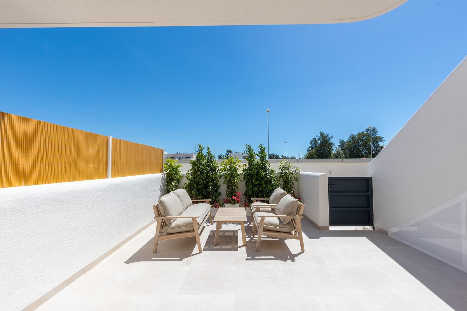 https://production-kyero-property-images.s3.amazonaws.com/19641/19641935/418424641_original.jpg?checksum=63f64bd9f22c6aa890fb9a81d64ba956135e7116