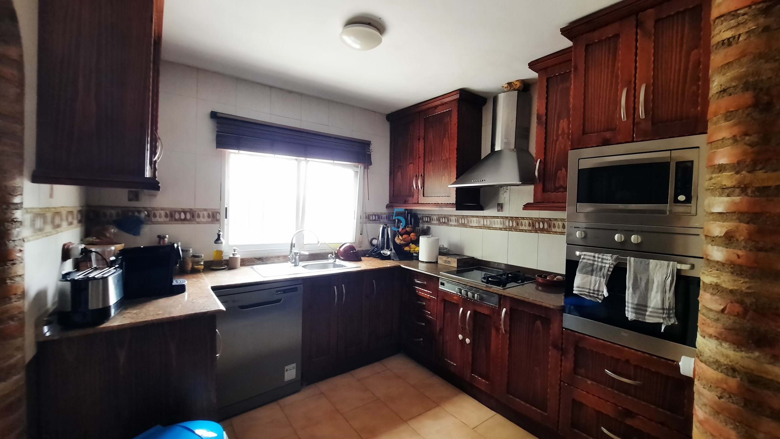 https://cdn.proppy.app/propertyphotos/2990/9f153641-d200-4581-87d6-15a0dd5c41c5/240138/eba69536-f98c-4c14-b9a8-cd43a22bc0c0.jpg