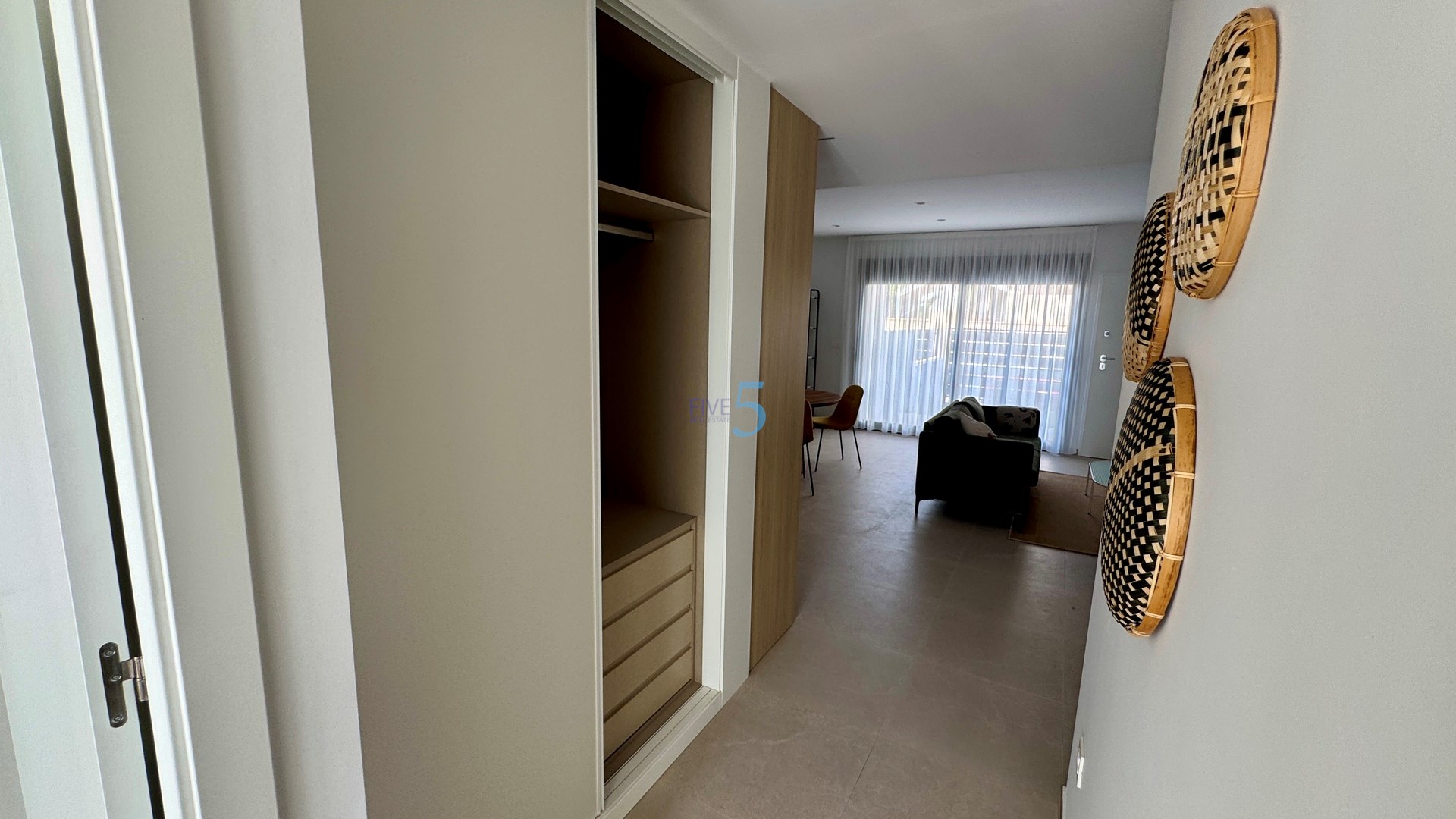 https://cdn.proppy.app/propertyphotos/2990/9f153641-d200-4581-87d6-15a0dd5c41c5/747931/a43a07d3-a142-4fe1-9700-73f5b73dbe4a.jpg