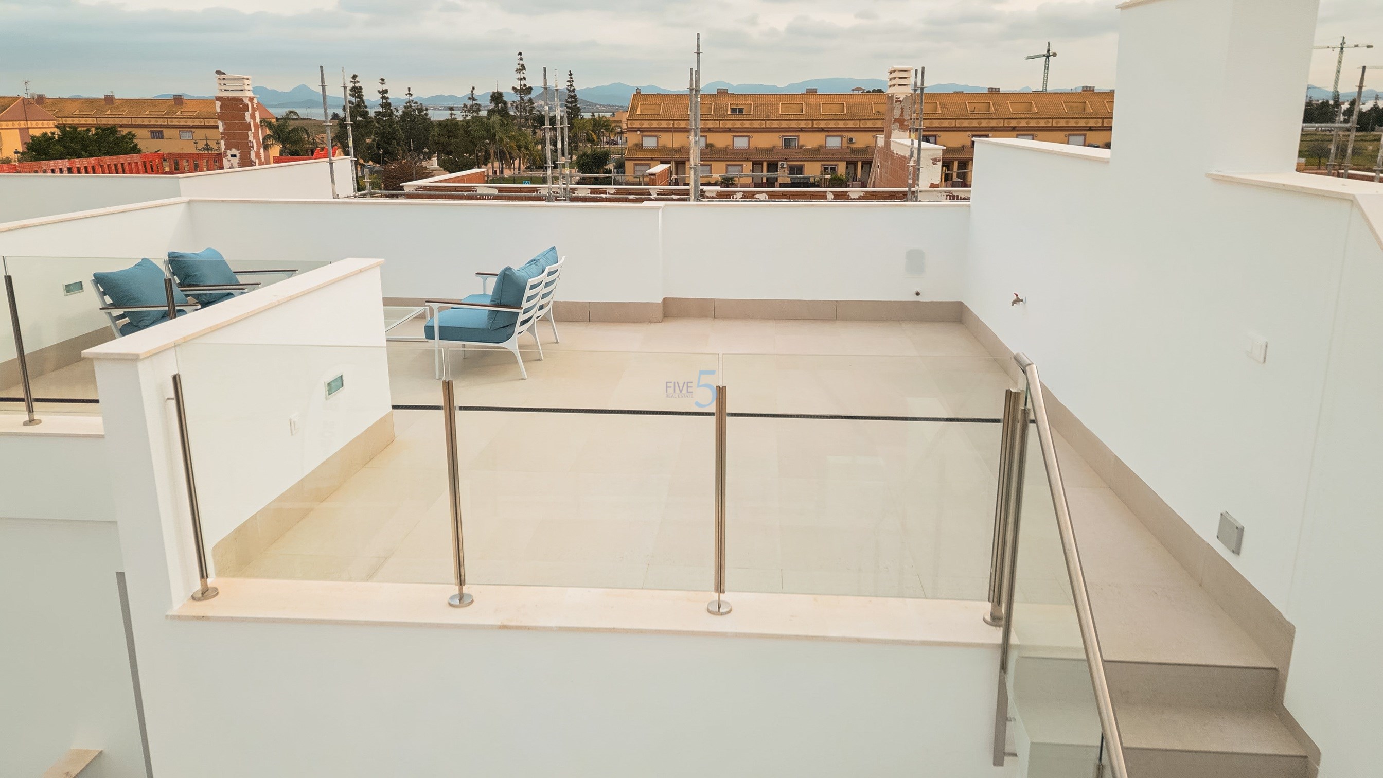 https://cdn.proppy.app/propertyphotos/2990/9f153641-d200-4581-87d6-15a0dd5c41c5/747895/072ee21a-7bf1-49b9-aa7a-9cfa53dccb66.jpg