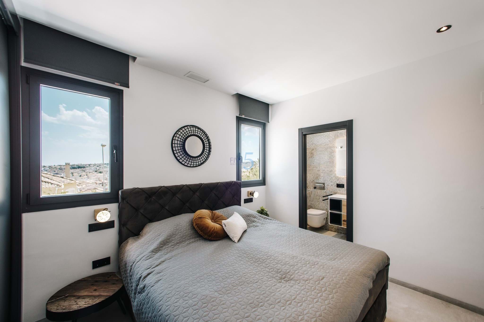 https://cdn.proppy.app/propertyphotos/2990/9f153641-d200-4581-87d6-15a0dd5c41c5/747944/7df7742f-ec19-4e4a-ae4d-2c9e70a0e5a9.jpg
