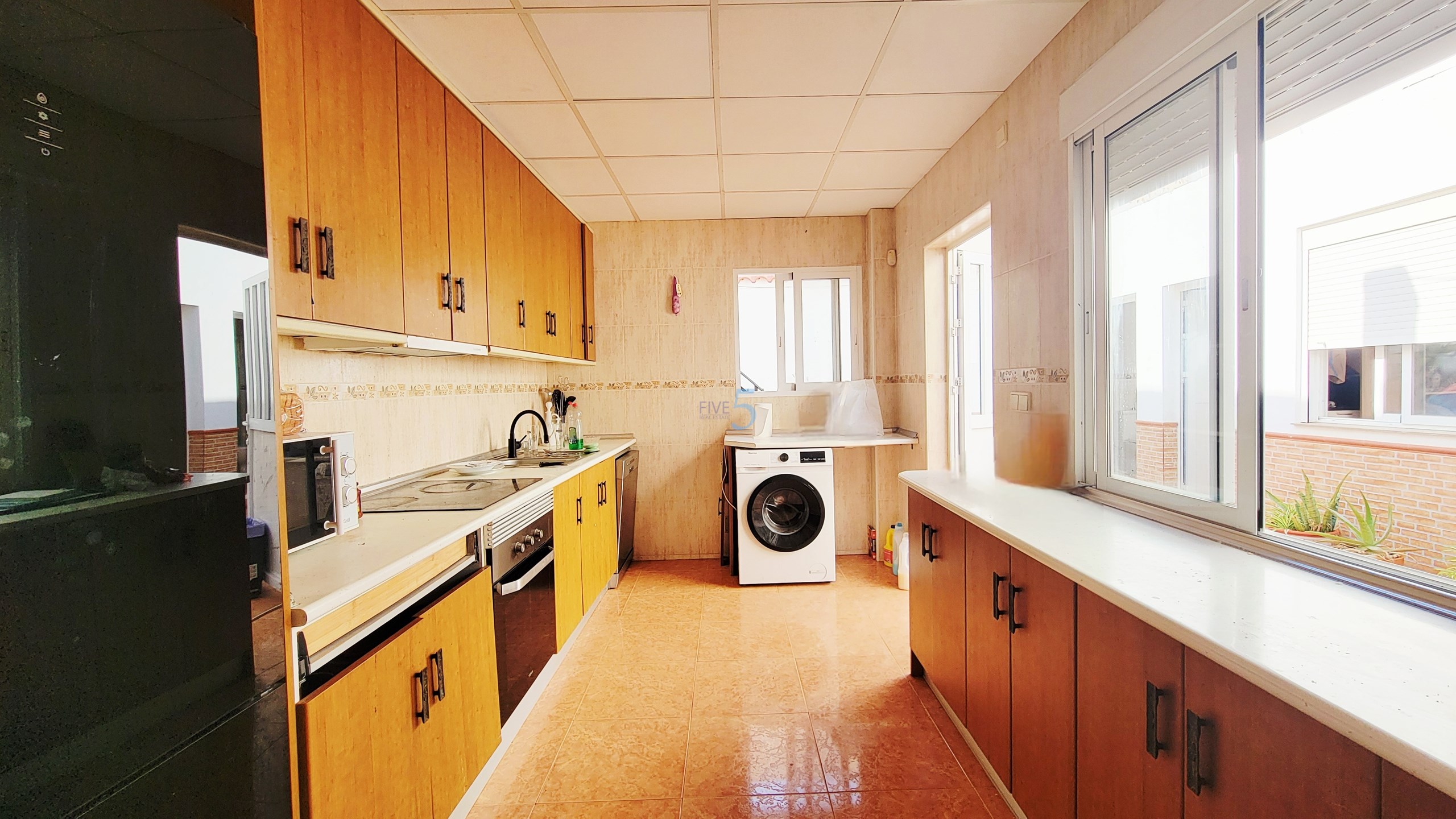https://cdn.proppy.app/propertyphotos/2990/9f153641-d200-4581-87d6-15a0dd5c41c5/720141/9c8d3eba-168b-487e-9ca1-6d02c22f0adb.jpg