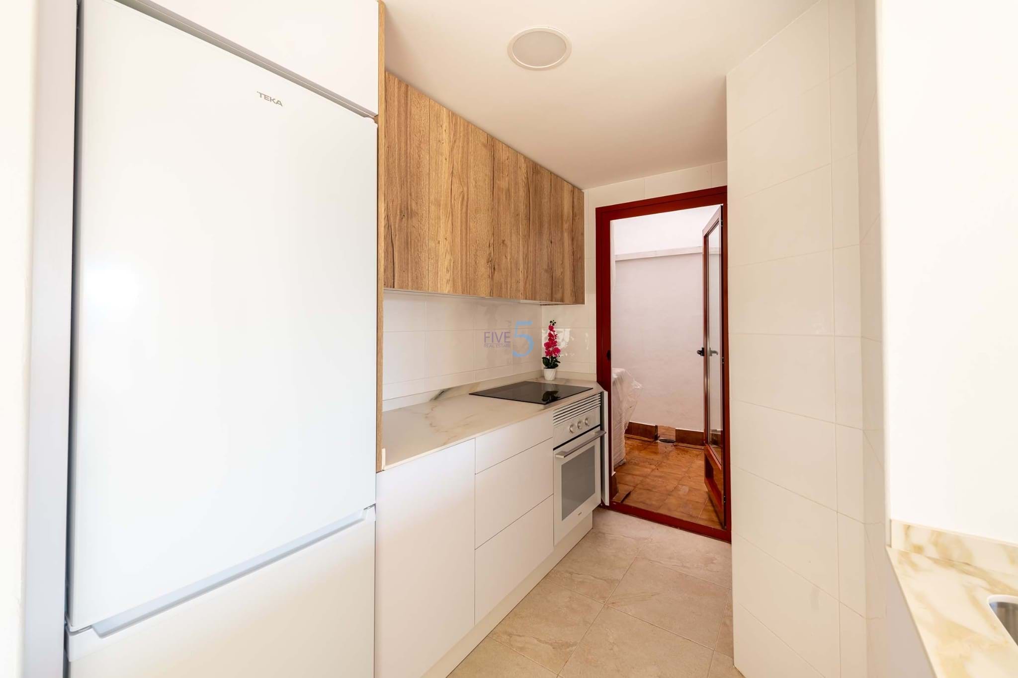 https://cdn.proppy.app/propertyphotos/2990/9f153641-d200-4581-87d6-15a0dd5c41c5/747528/670dc94e-8211-4c96-8b2a-324d7be3e979.jpg