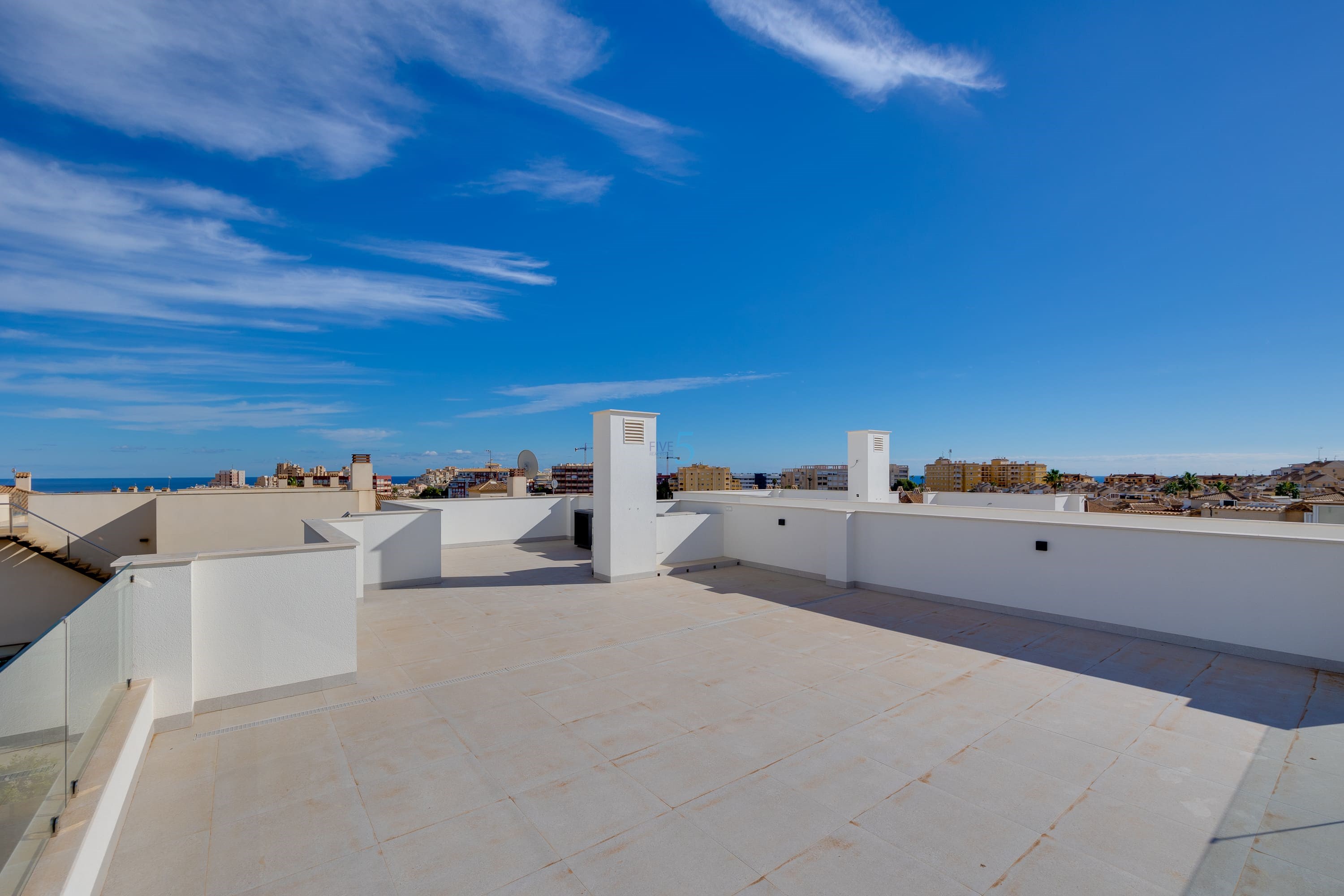 https://cdn.proppy.app/propertyphotos/2990/9f153641-d200-4581-87d6-15a0dd5c41c5/747892/d1fb8af5-b61c-4c50-b12e-cab8eeb1de4b.jpg