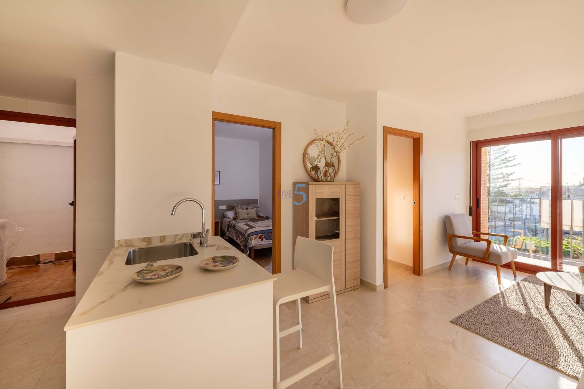 https://cdn.proppy.app/propertyphotos/2990/9f153641-d200-4581-87d6-15a0dd5c41c5/747528/2fbdf778-5bda-43dd-8de2-09d6fa2b74a3.jpg