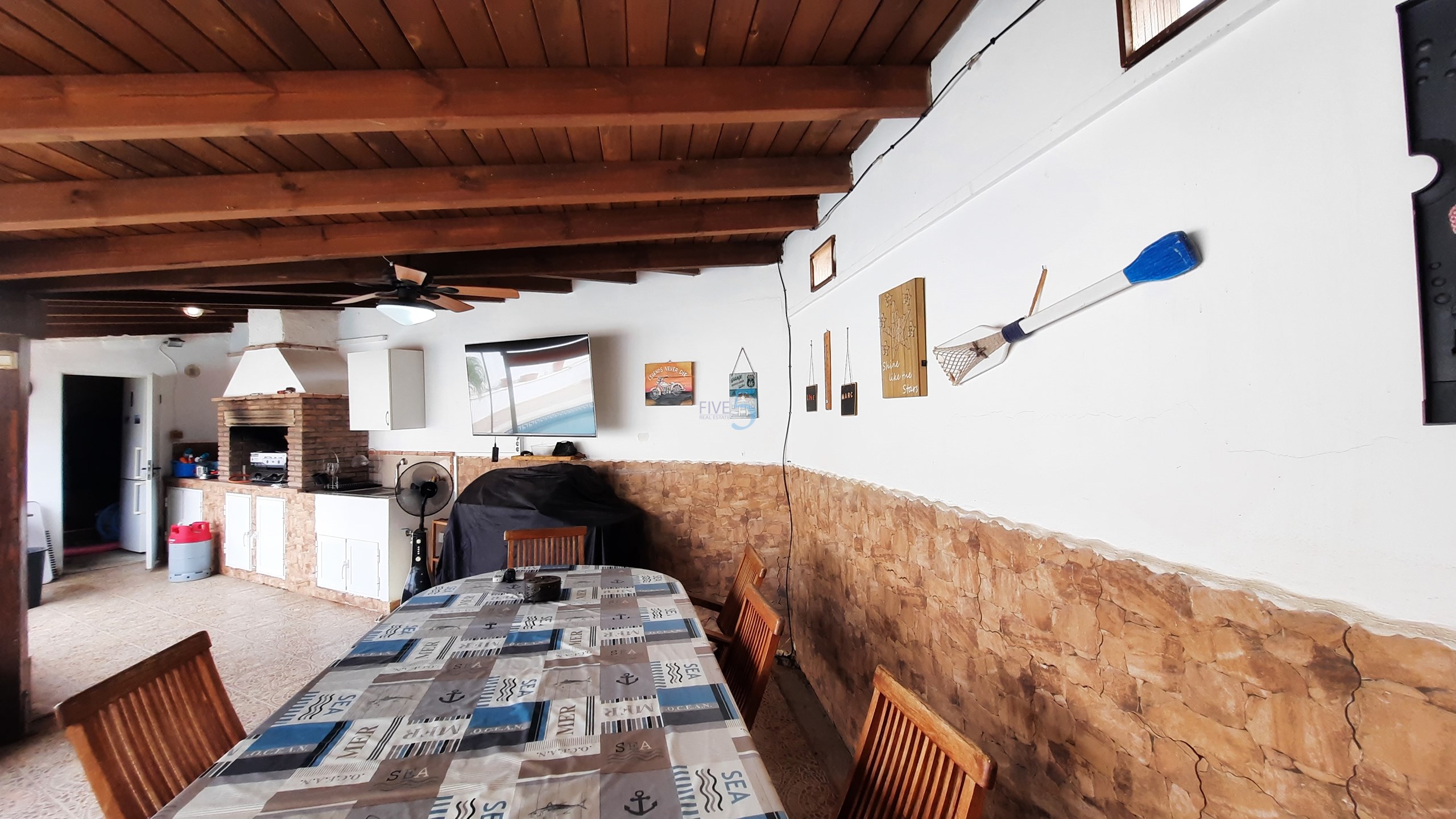 https://cdn.proppy.app/propertyphotos/2990/9f153641-d200-4581-87d6-15a0dd5c41c5/240138/ef23896e-0a8c-471f-96cc-a9fb88fb2545.jpg