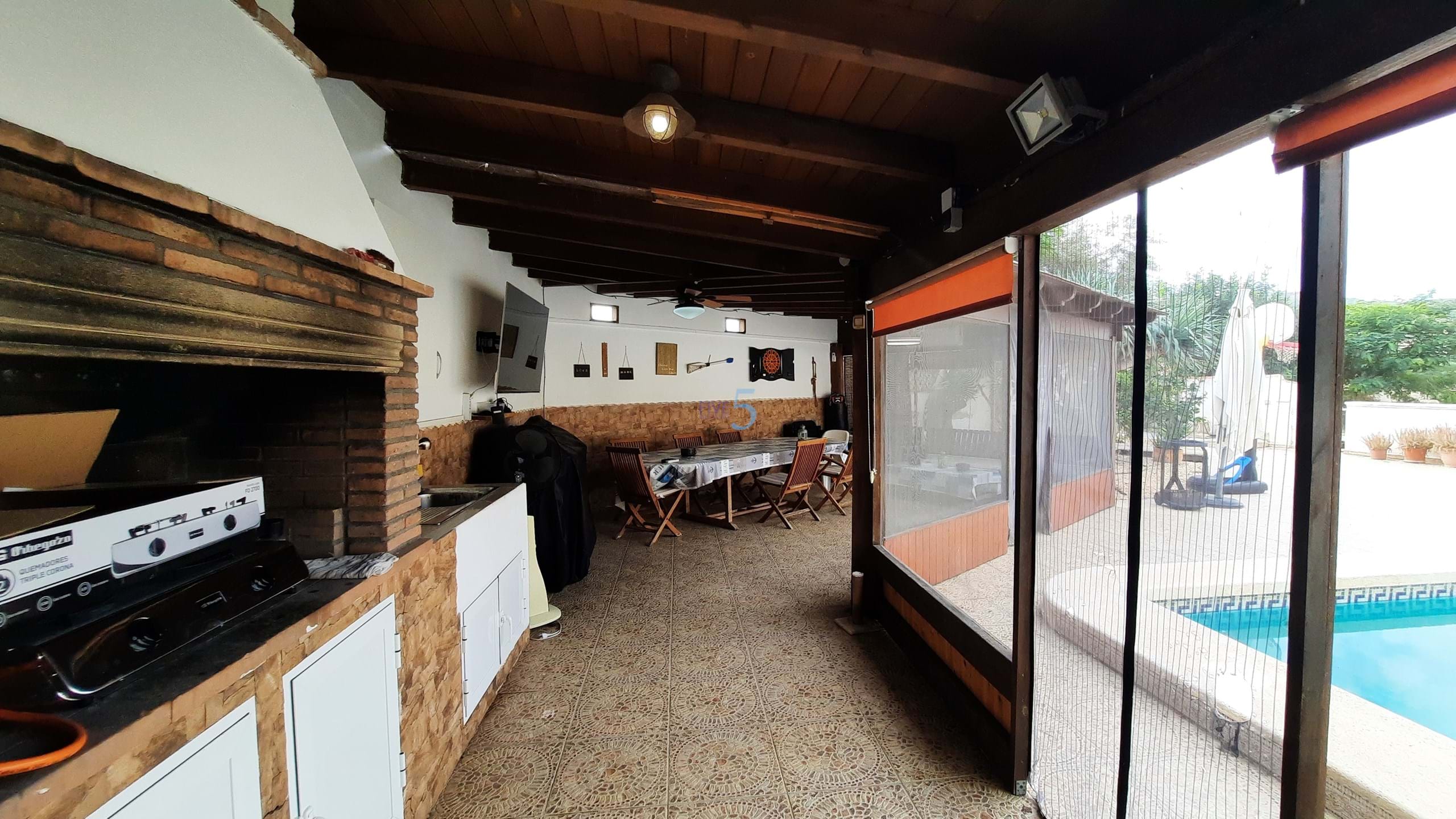 https://cdn.proppy.app/propertyphotos/2990/9f153641-d200-4581-87d6-15a0dd5c41c5/240138/67195635-4b25-4e62-b097-caaacabed89e.jpg
