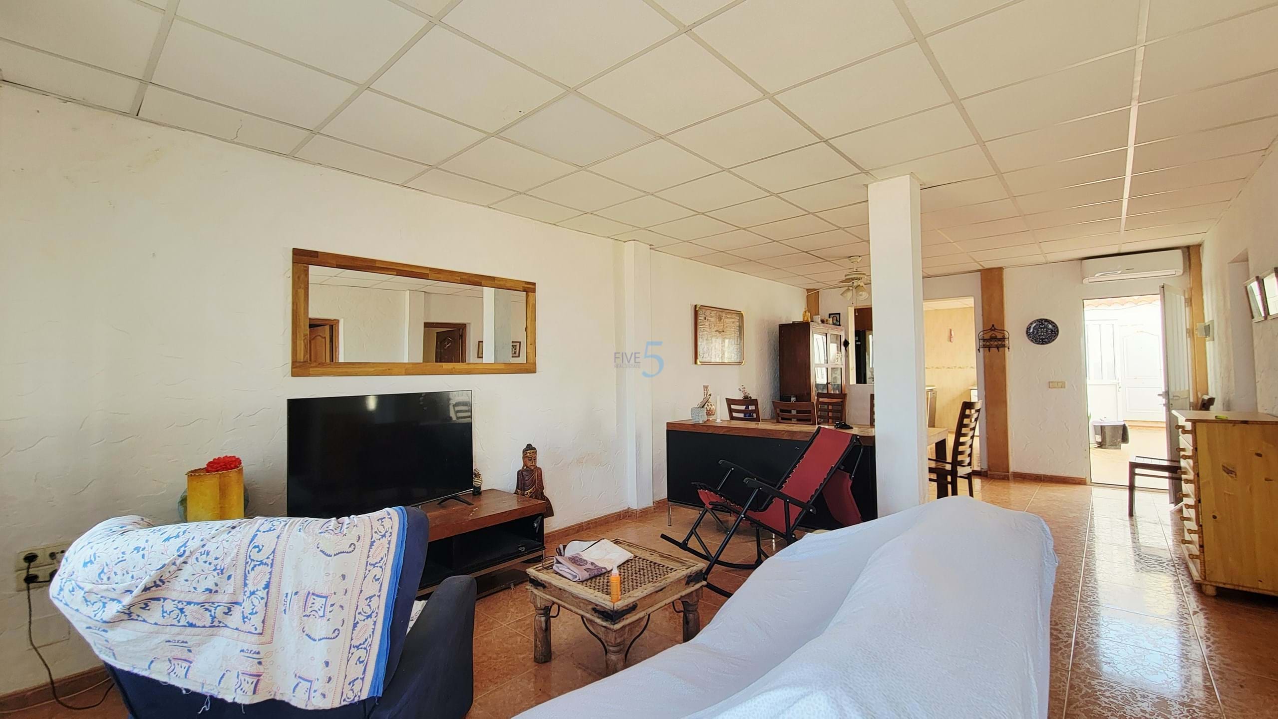 https://cdn.proppy.app/propertyphotos/2990/9f153641-d200-4581-87d6-15a0dd5c41c5/720141/c0c7cdba-c162-4ed2-b91b-73b0e8a6a3fb.jpg