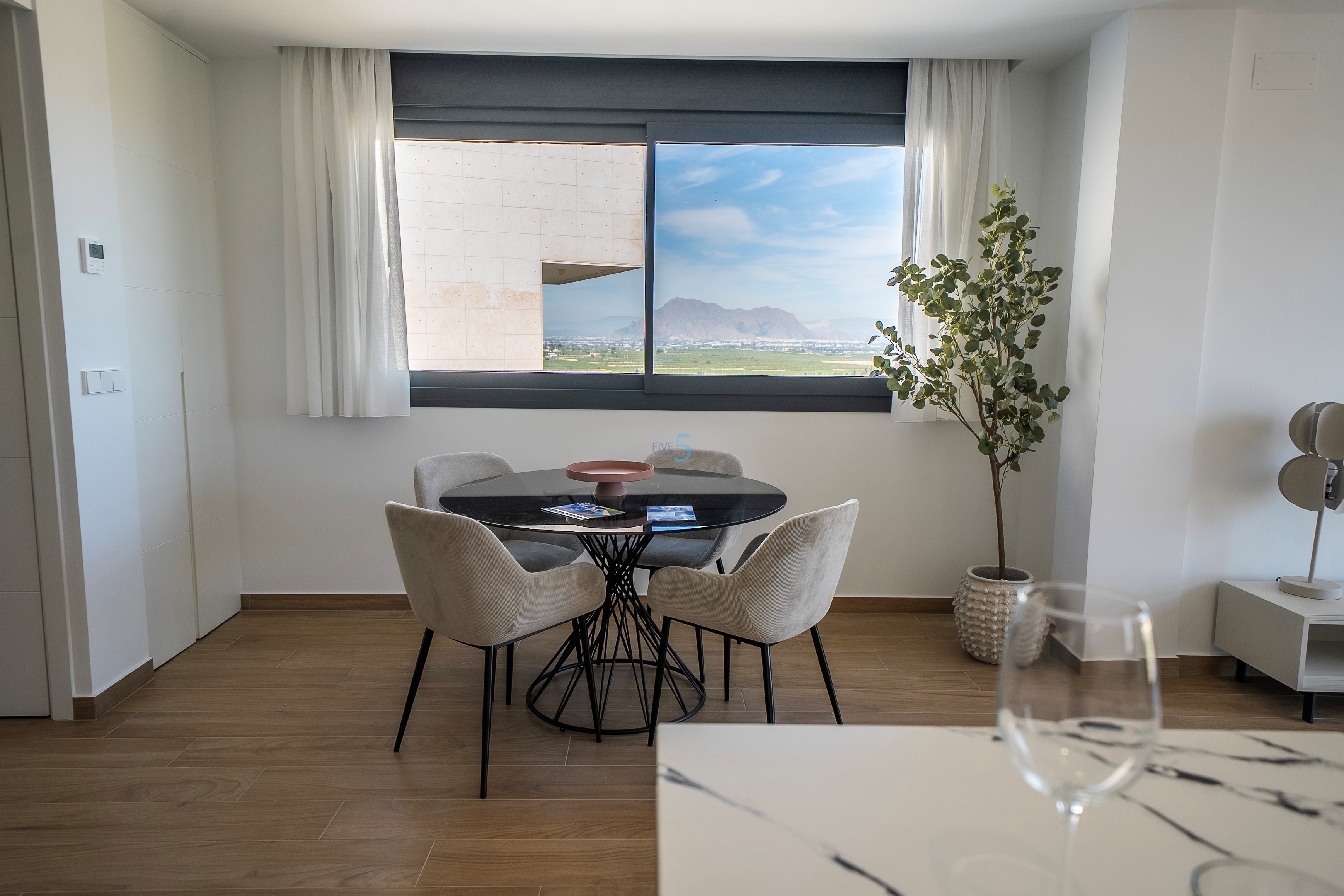 https://cdn.proppy.app/propertyphotos/2990/9f153641-d200-4581-87d6-15a0dd5c41c5/747877/f8b4ddbf-c59c-4d31-8ace-0c954cbe3a0e.jpg