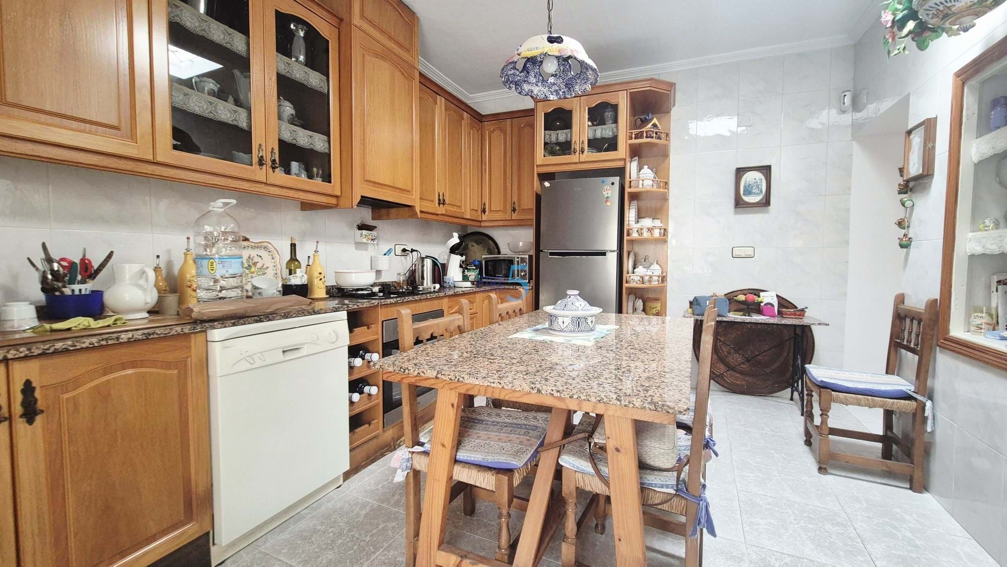https://cdn.proppy.app/propertyphotos/2990/9f153641-d200-4581-87d6-15a0dd5c41c5/733212/8964ebfc-929f-482e-b432-d1c474e58353.jpg