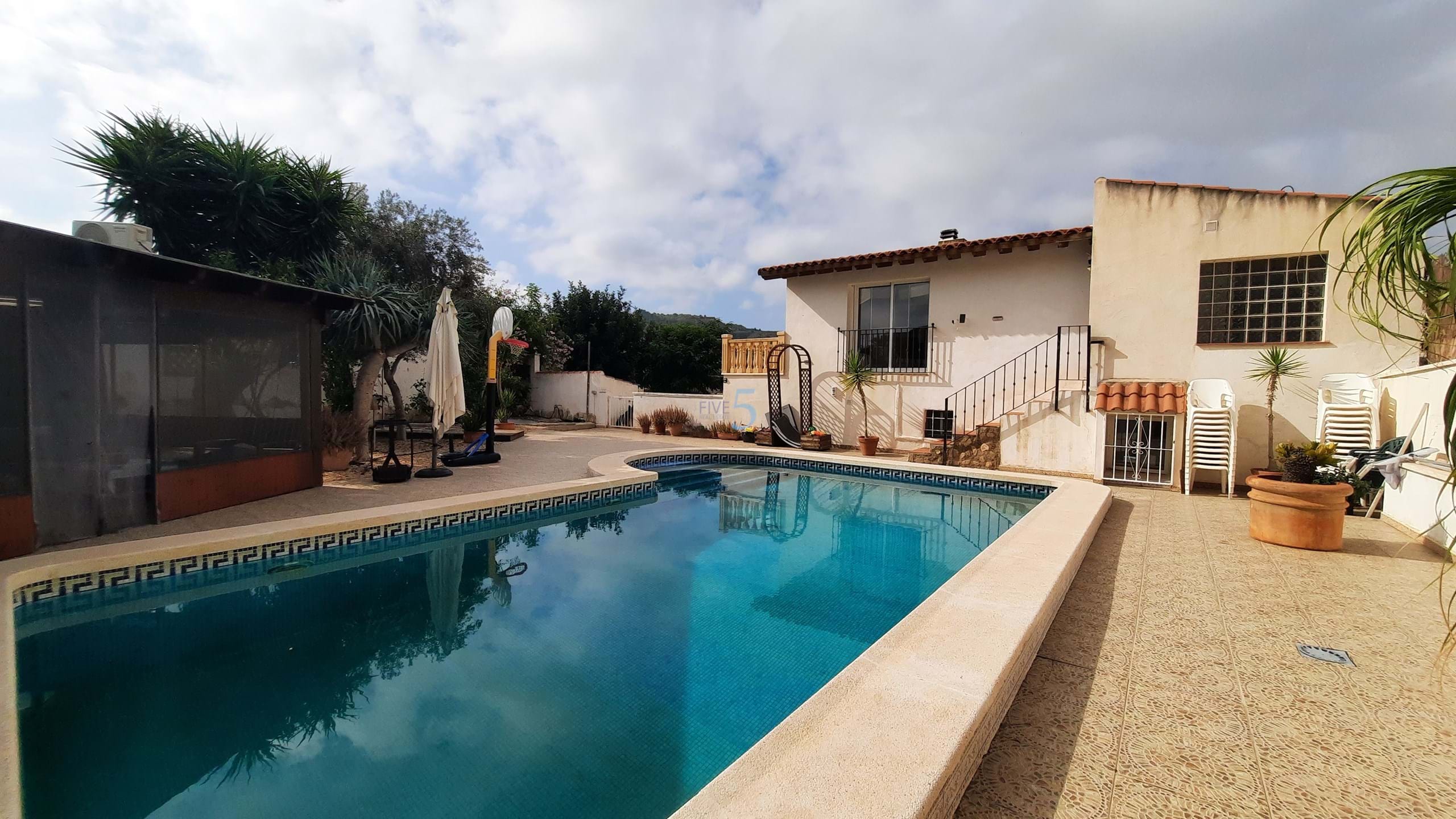 https://cdn.proppy.app/propertyphotos/2990/9f153641-d200-4581-87d6-15a0dd5c41c5/240138/7e1e4cc0-140c-4761-b28a-362b41916a72.jpg