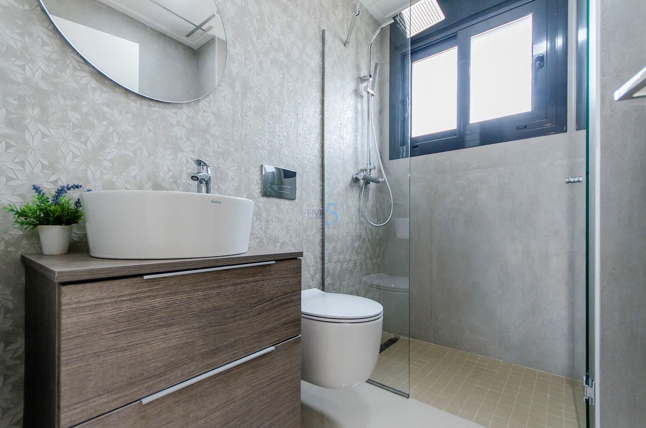 https://cdn.proppy.app/propertyphotos/2990/9f153641-d200-4581-87d6-15a0dd5c41c5/747987/420827b4-b86a-45e8-af2d-9300a9b3d48e.jpg